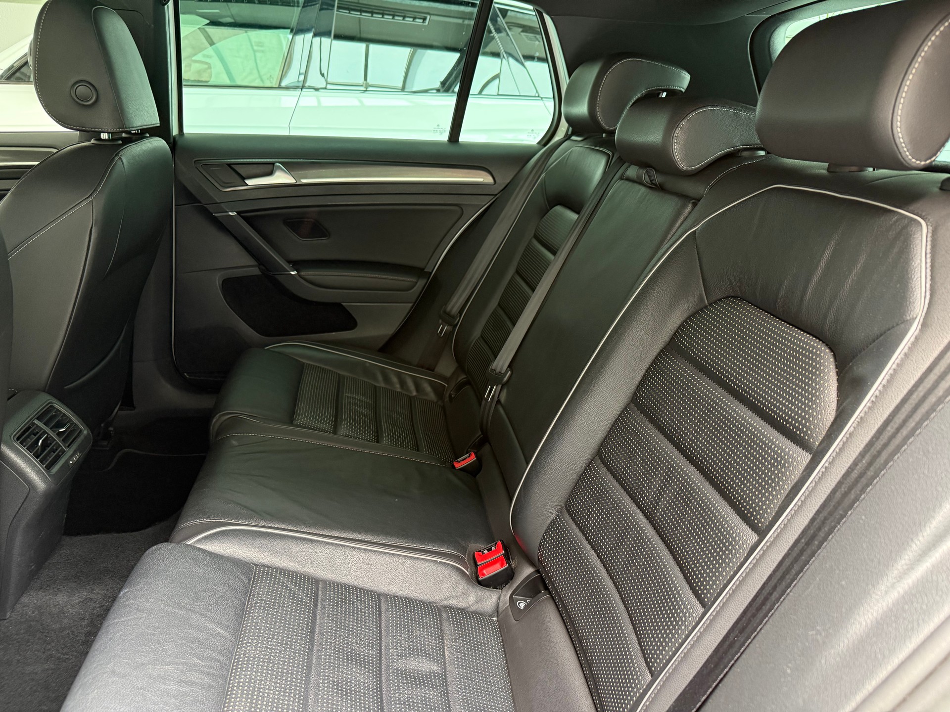 VW Golf GTD-image-11