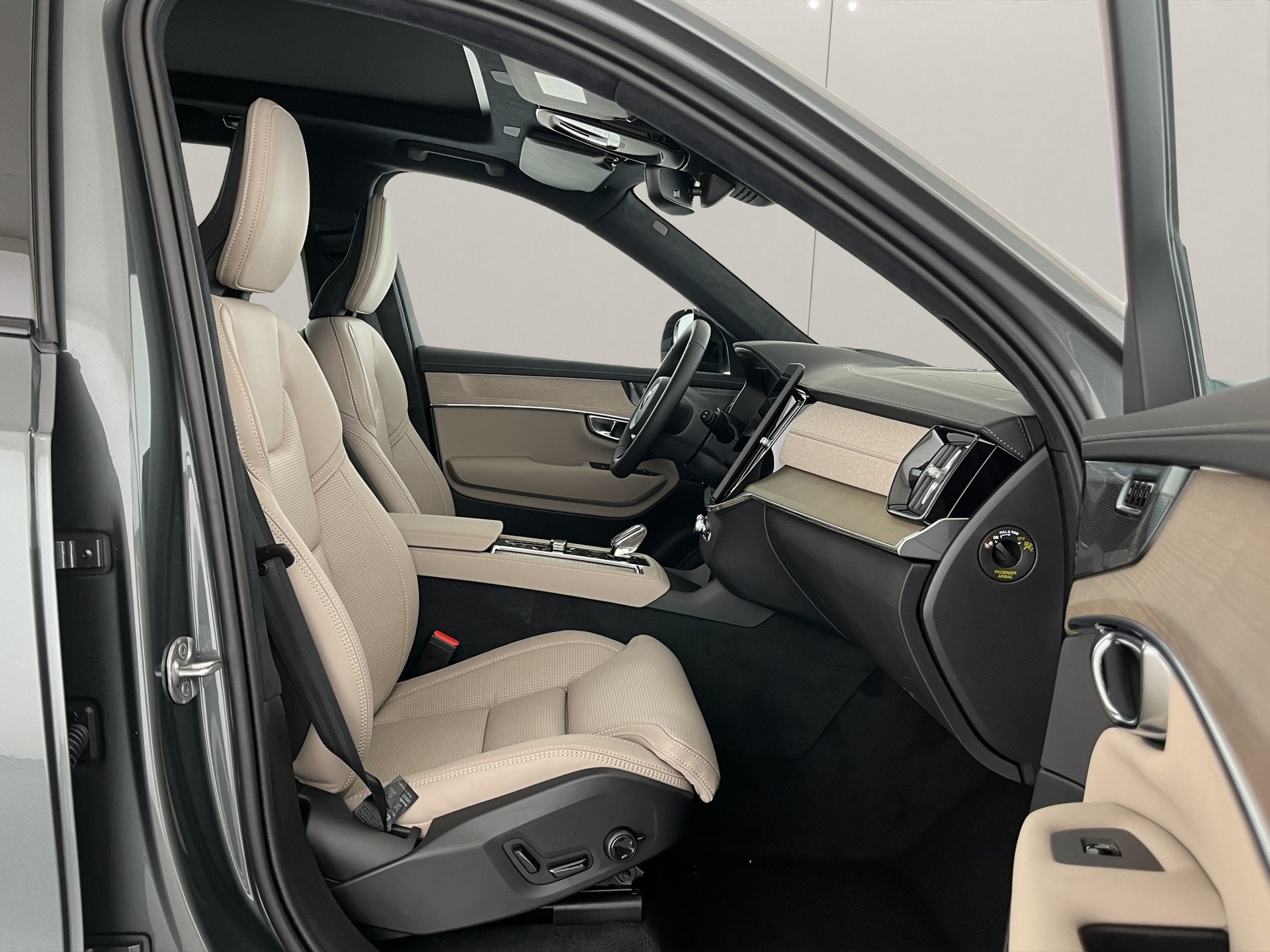 VOLVO XC90 2.0 T8 TE Ultra Dark eAWD-image-7