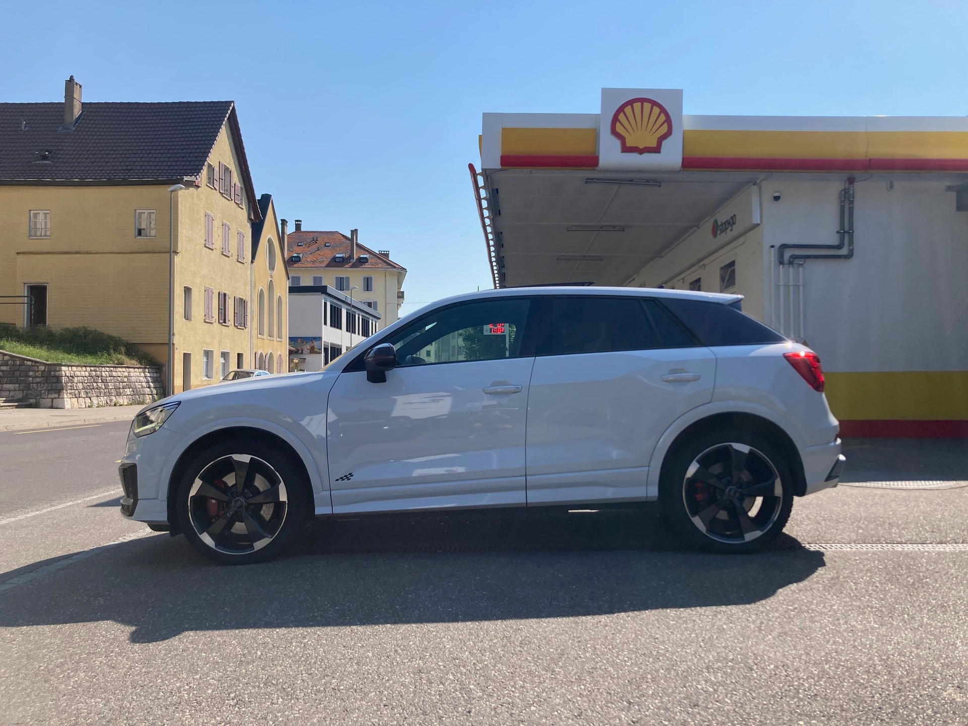 AUDI SQ2 TFSI quattro-image-2