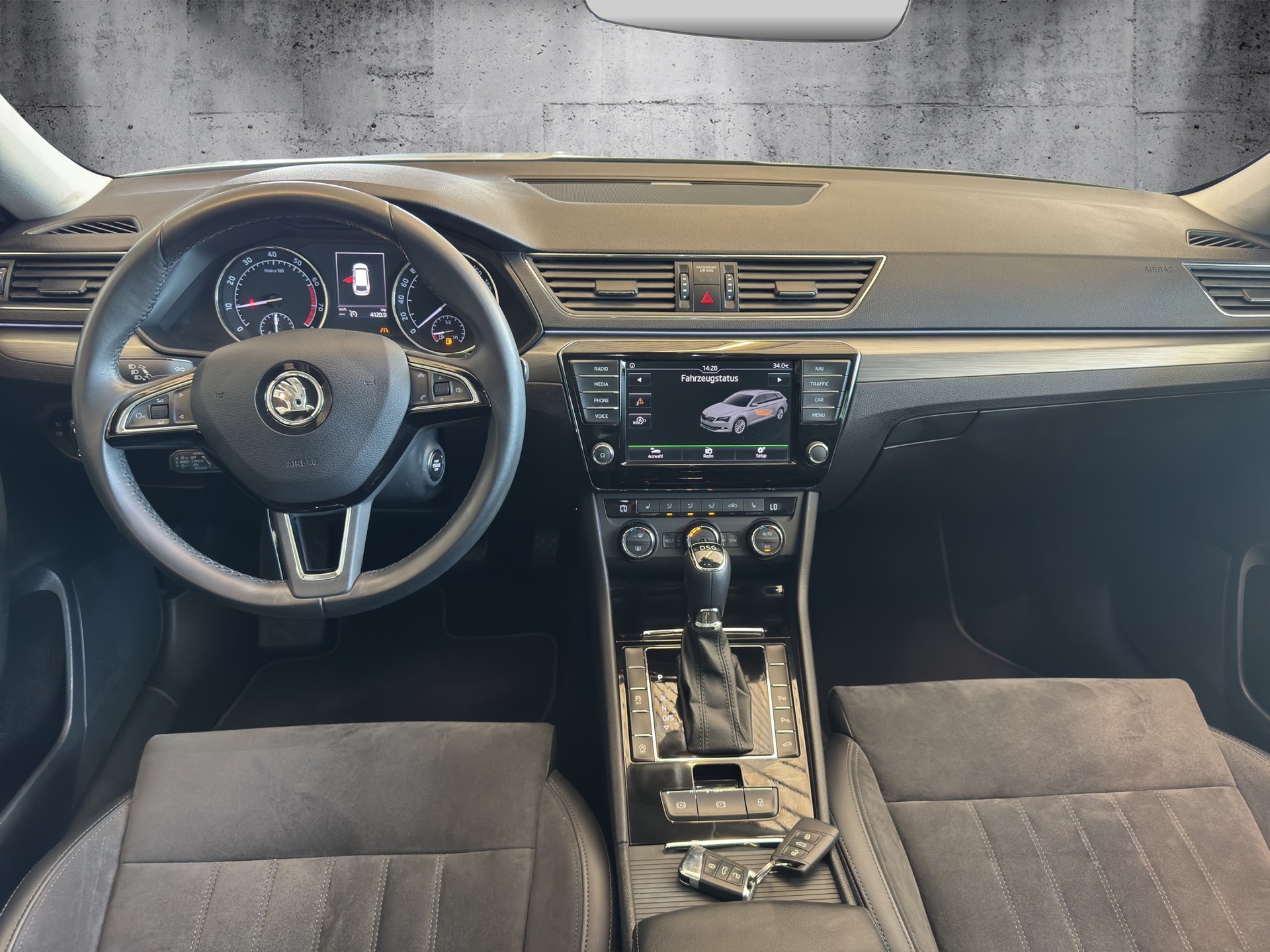 SKODA Superb Combi 2.0 TSI Style DSG-image-4