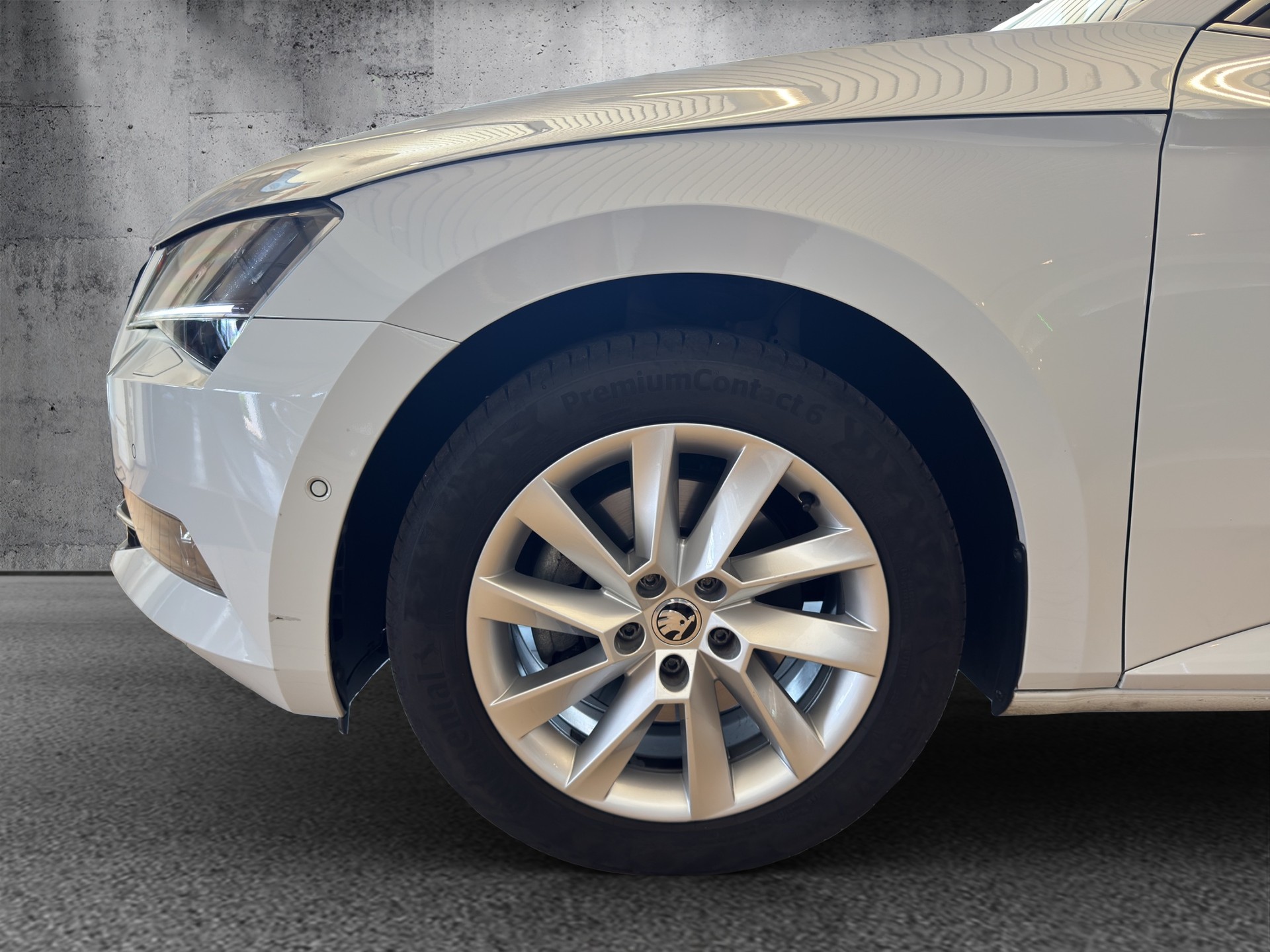 SKODA Superb Combi 2.0 TSI Style DSG-image-8