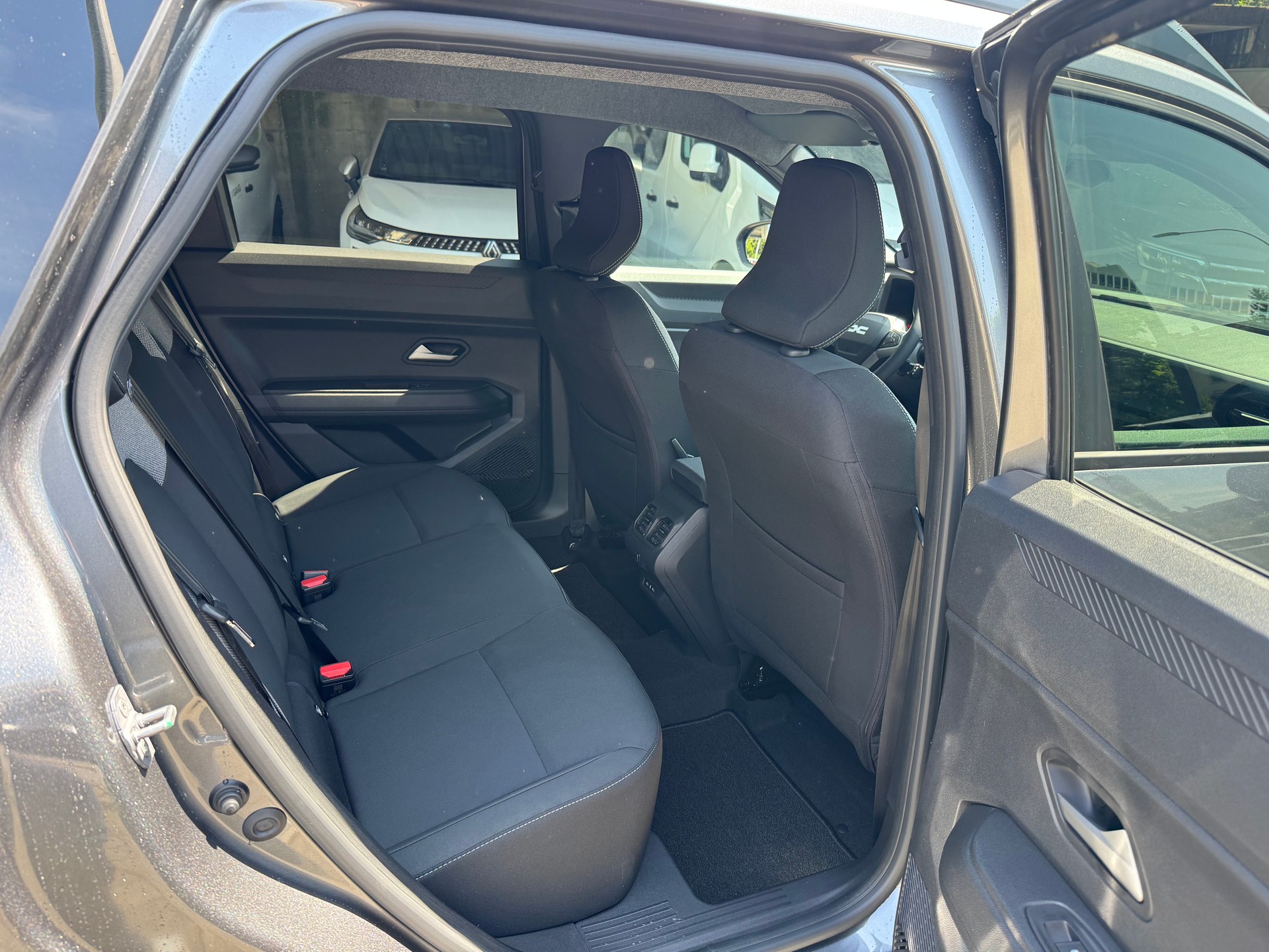 DACIA Bigster TCe 150 48V Journey 4x4-image-12