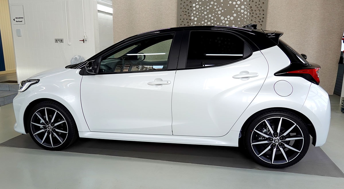 TOYOTA Yaris 1.5 GR Sport e-CVT-image-1