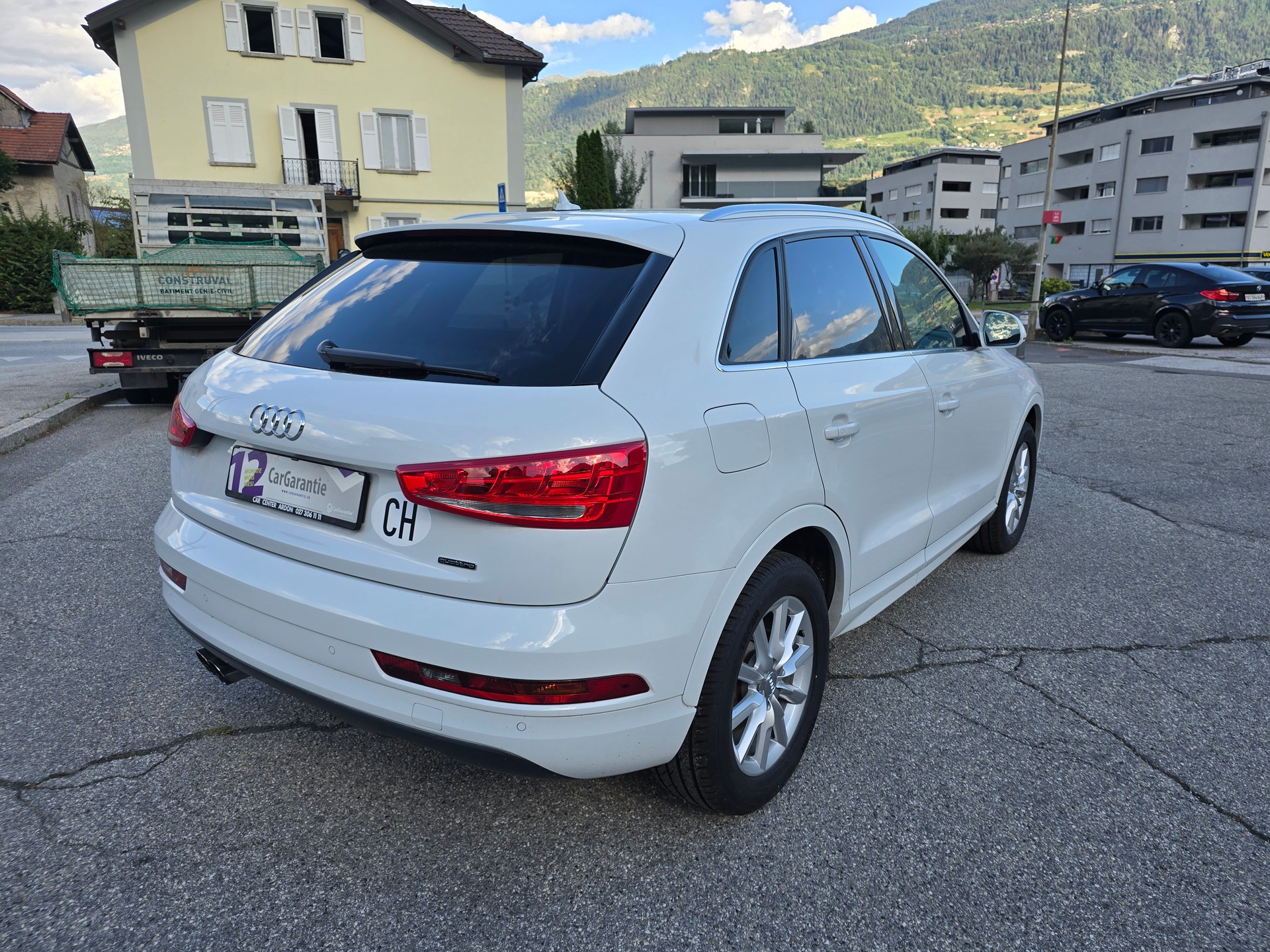 AUDI Q3 2.0 TFSI sport quattro S-tronic-image-5