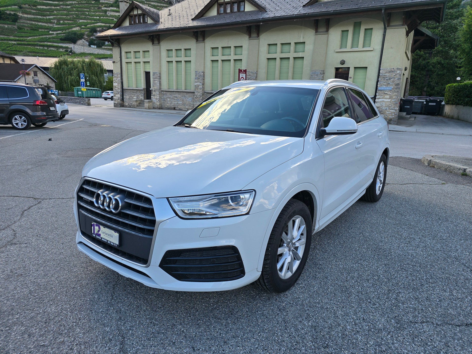 AUDI Q3 2.0 TFSI sport quattro S-tronic-image-0