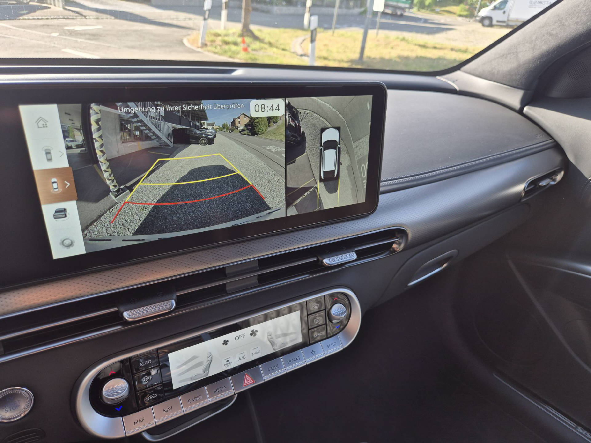 GENESIS GV60 Dual Motor Sport AWD-image-11