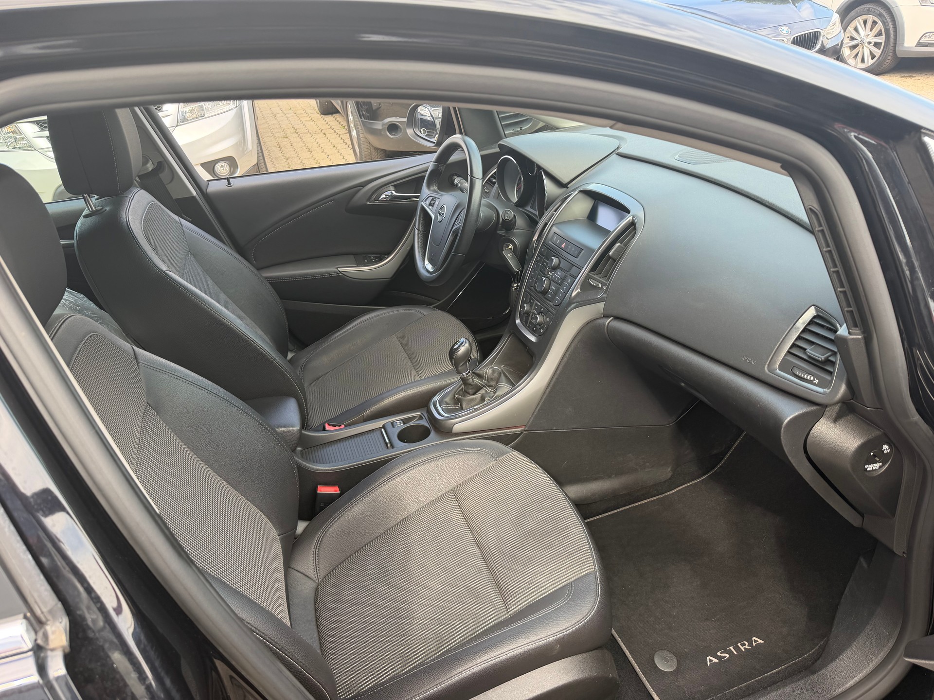 OPEL Astra 1.4i 16V Turbo Sport-image-8