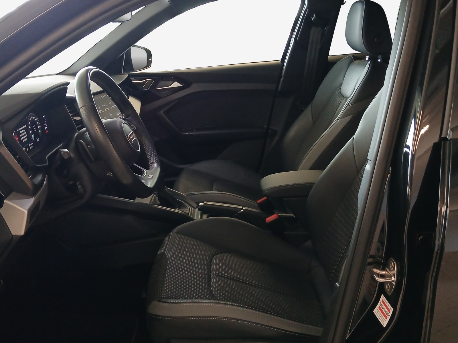 AUDI A1 Sportback 30 TFSI S Line Attraction S-tronic-image-7