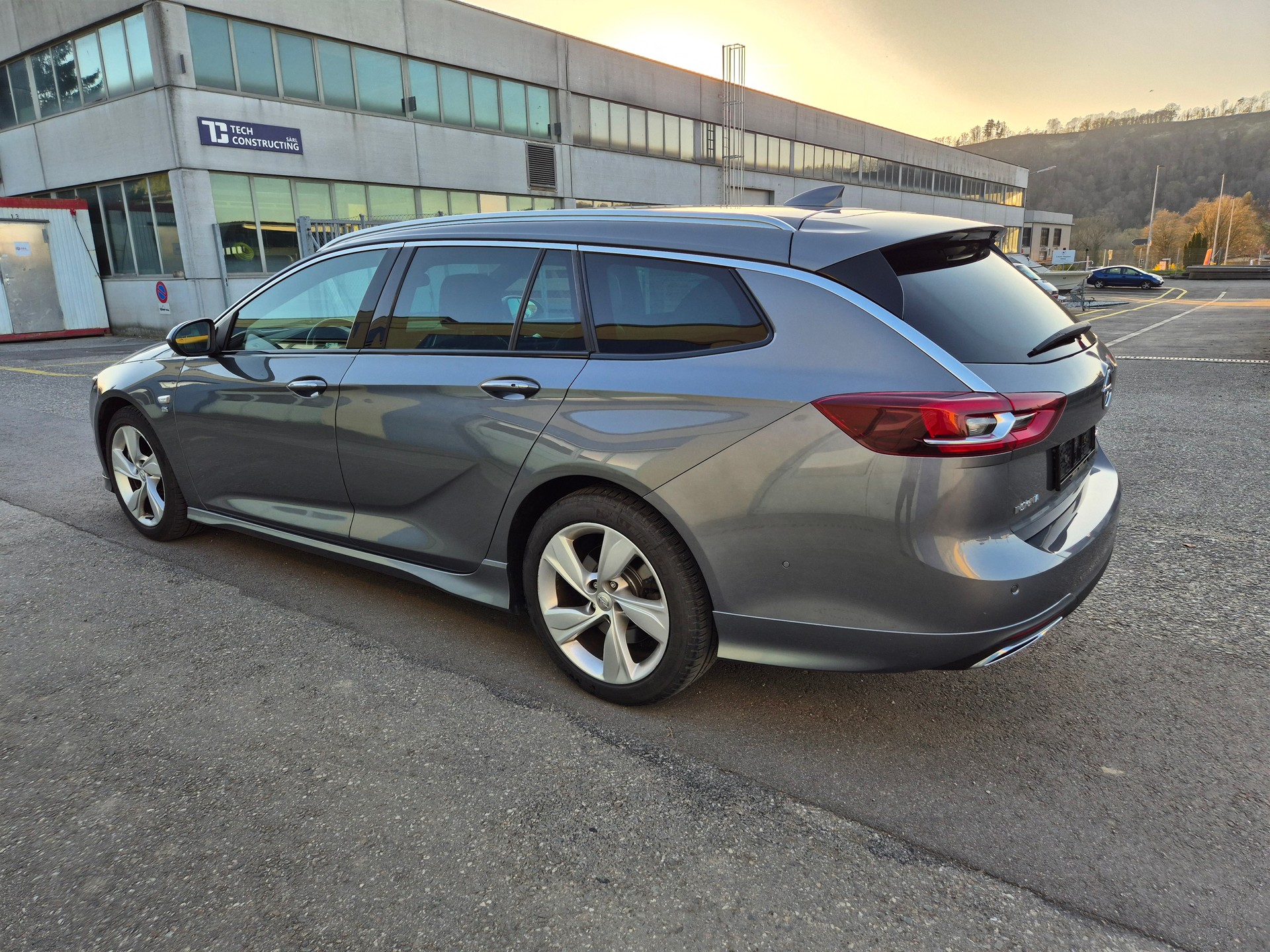 OPEL Insignia 2.0 T Sports Tourer Excellence 4WD Automat.-image-8