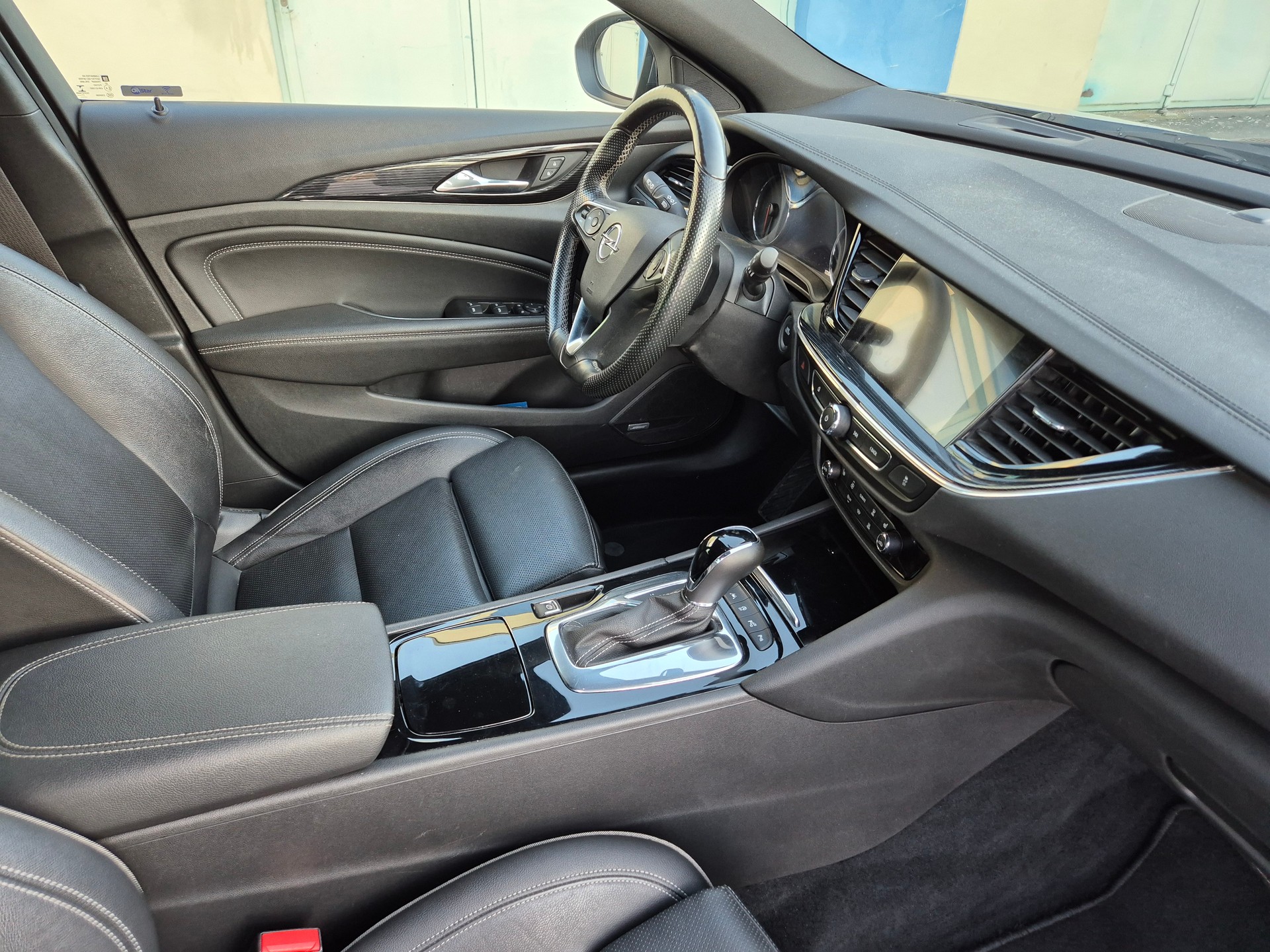 OPEL Insignia 2.0 T Sports Tourer Excellence 4WD Automat.-image-3