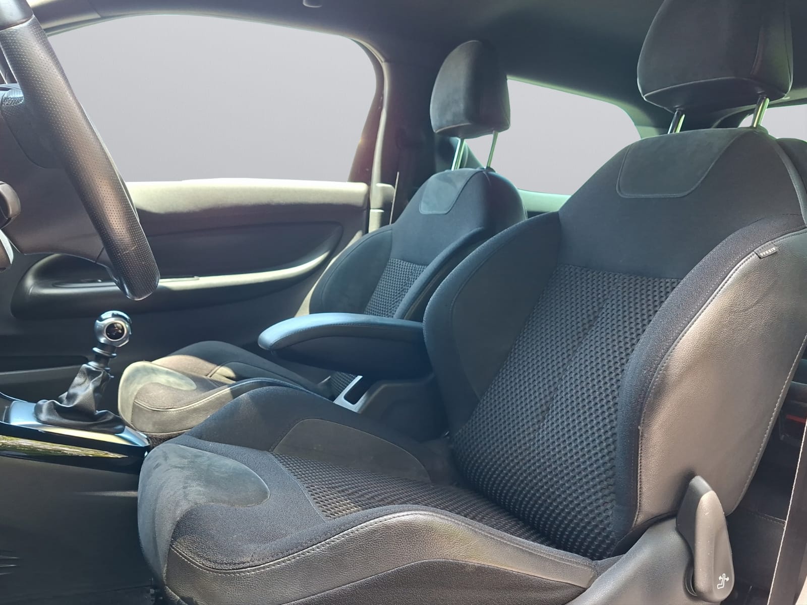 DS AUTOMOBILES DS3 1.6 THP Sport Chic-image-9