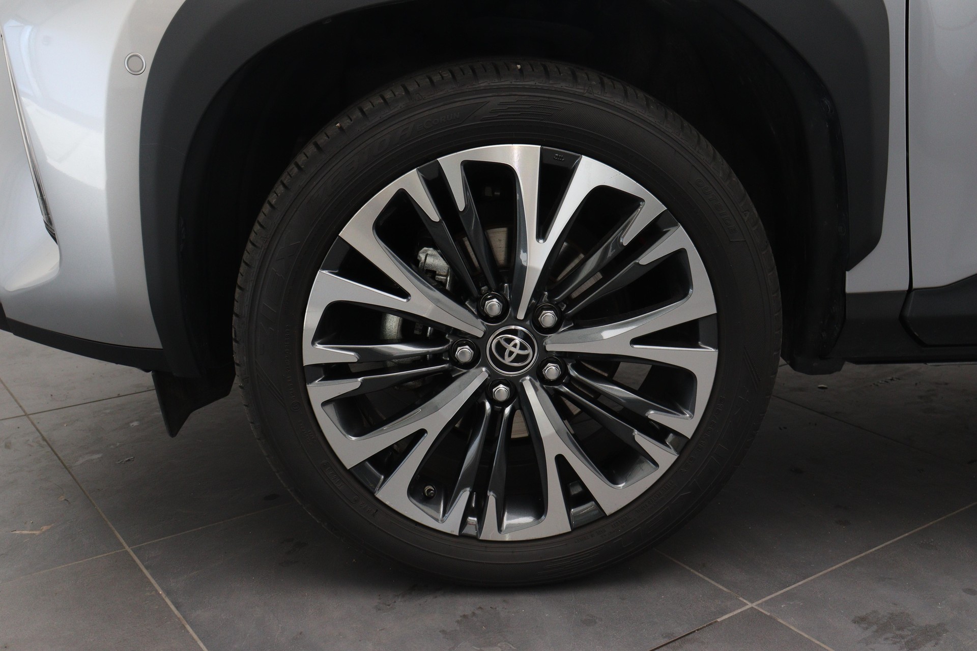 TOYOTA Yaris Cross 1.5 VVT-i HSD Elegant AWD-i-image-5