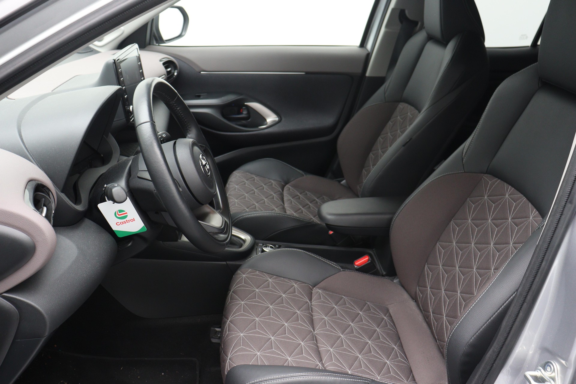 TOYOTA Yaris Cross 1.5 VVT-i HSD Elegant AWD-i-image-6