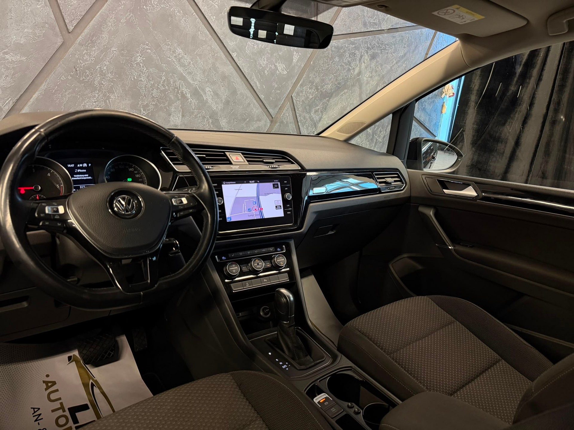 VW Touran 2.0 TDI BlueMotion Technology Comfortline DSG-image-9