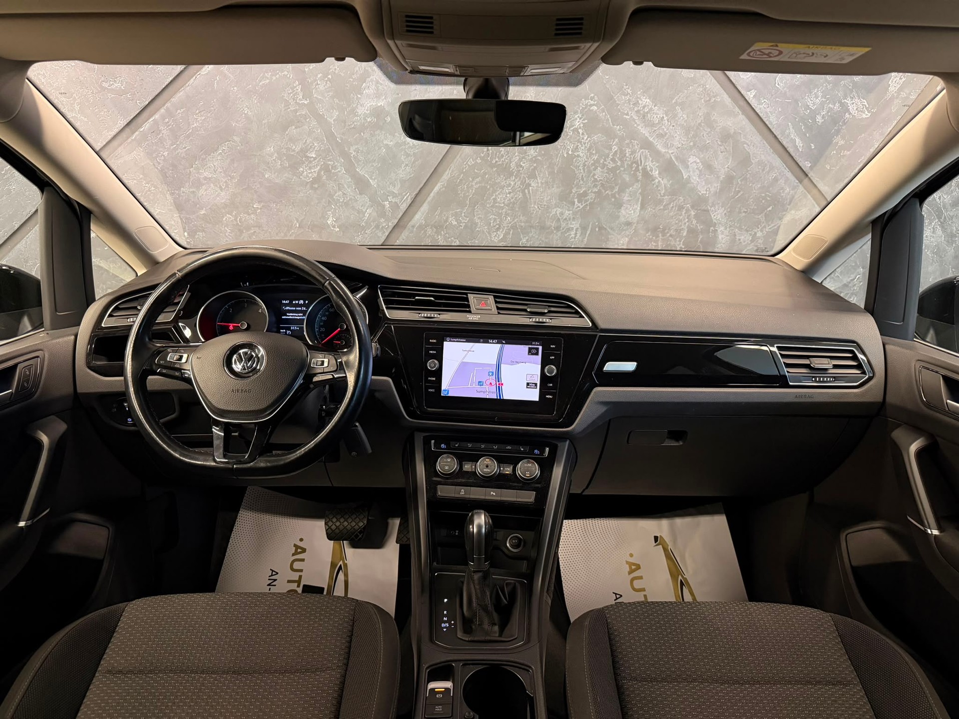 VW Touran 2.0 TDI BlueMotion Technology Comfortline DSG-image-8