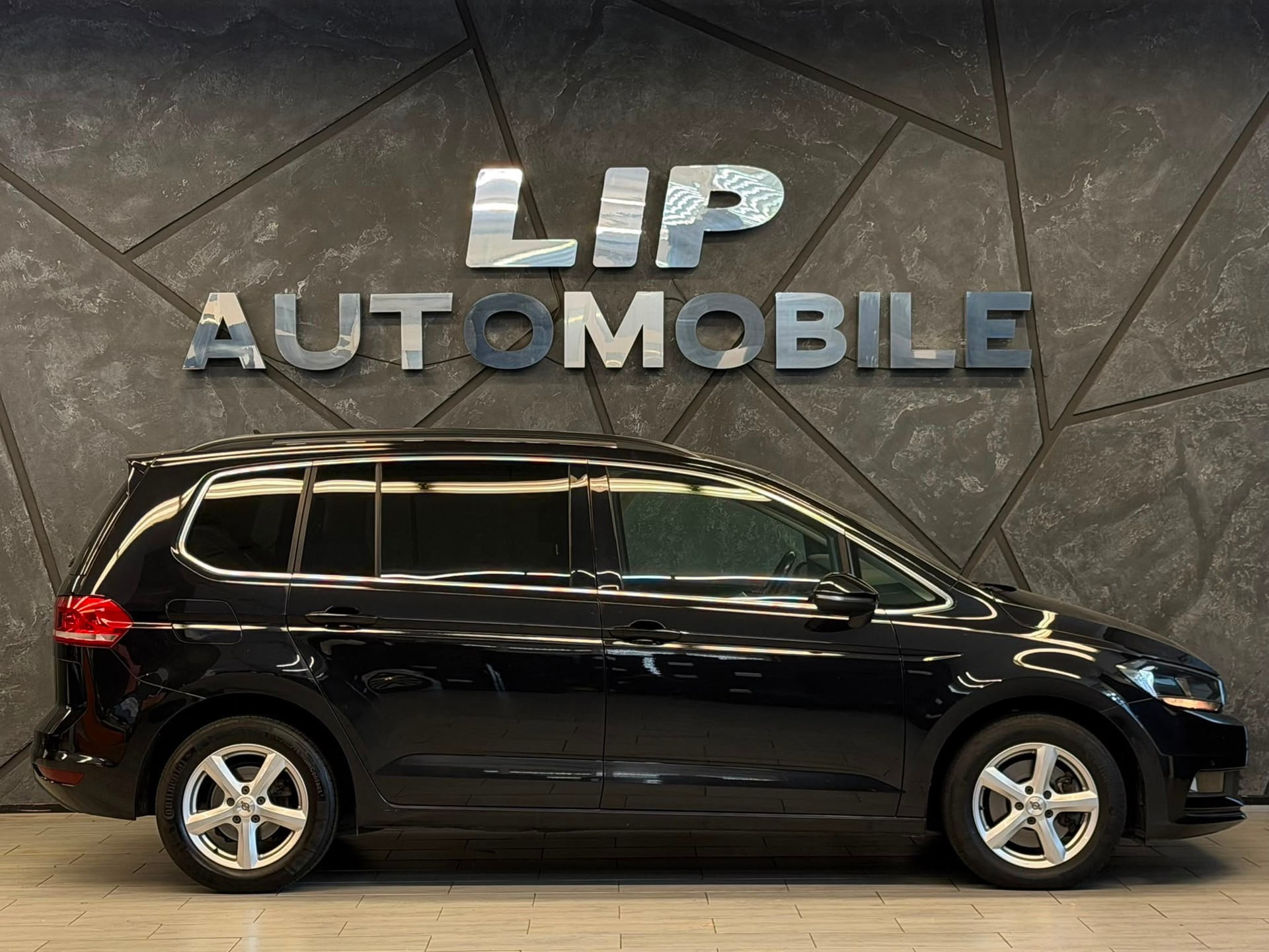 VW Touran 2.0 TDI BlueMotion Technology Comfortline DSG-image-3