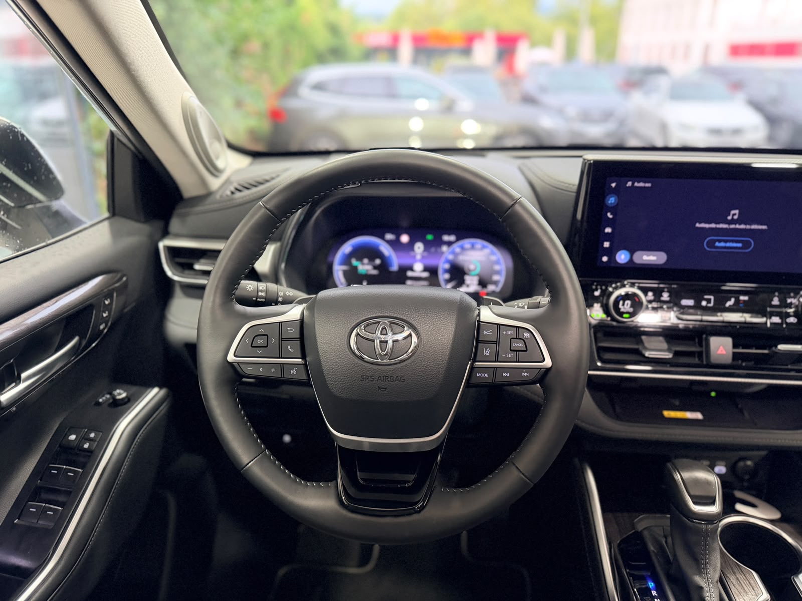 TOYOTA Highlander 2.5 HSD Premium e-CVT*Vollaustattung*15 Jahre Werksgarantie*CH Fahrzeug*7 Plätzer*-image-12