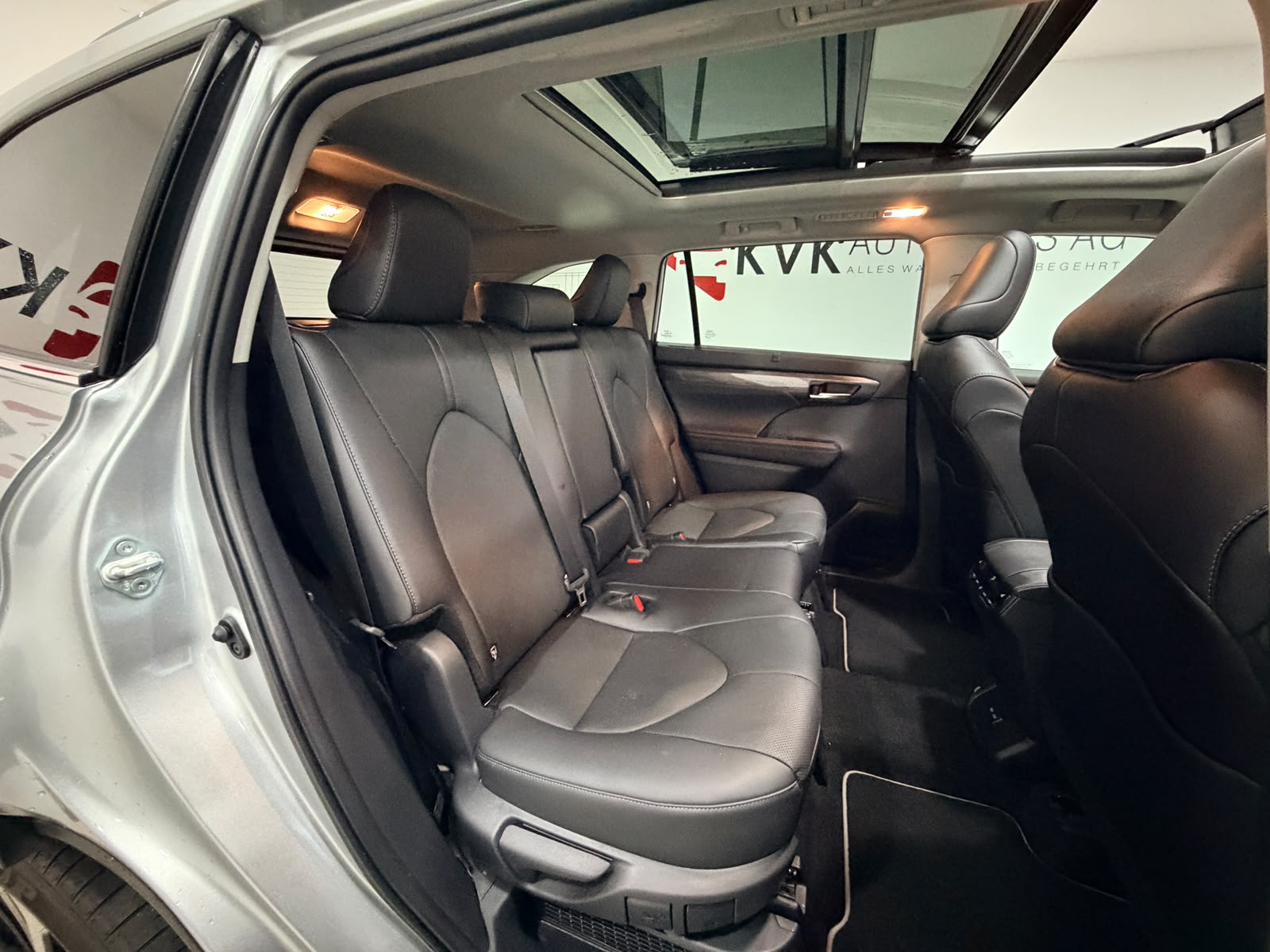 TOYOTA Highlander 2.5 HSD Premium e-CVT*Vollaustattung*15 Jahre Werksgarantie*CH Fahrzeug*7 Plätzer*-image-21