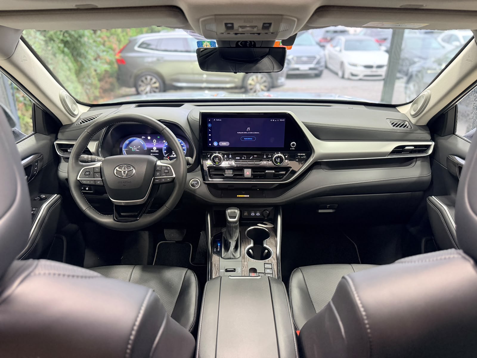 TOYOTA Highlander 2.5 HSD Premium e-CVT*Vollaustattung*15 Jahre Werksgarantie*CH Fahrzeug*7 Plätzer*-image-11