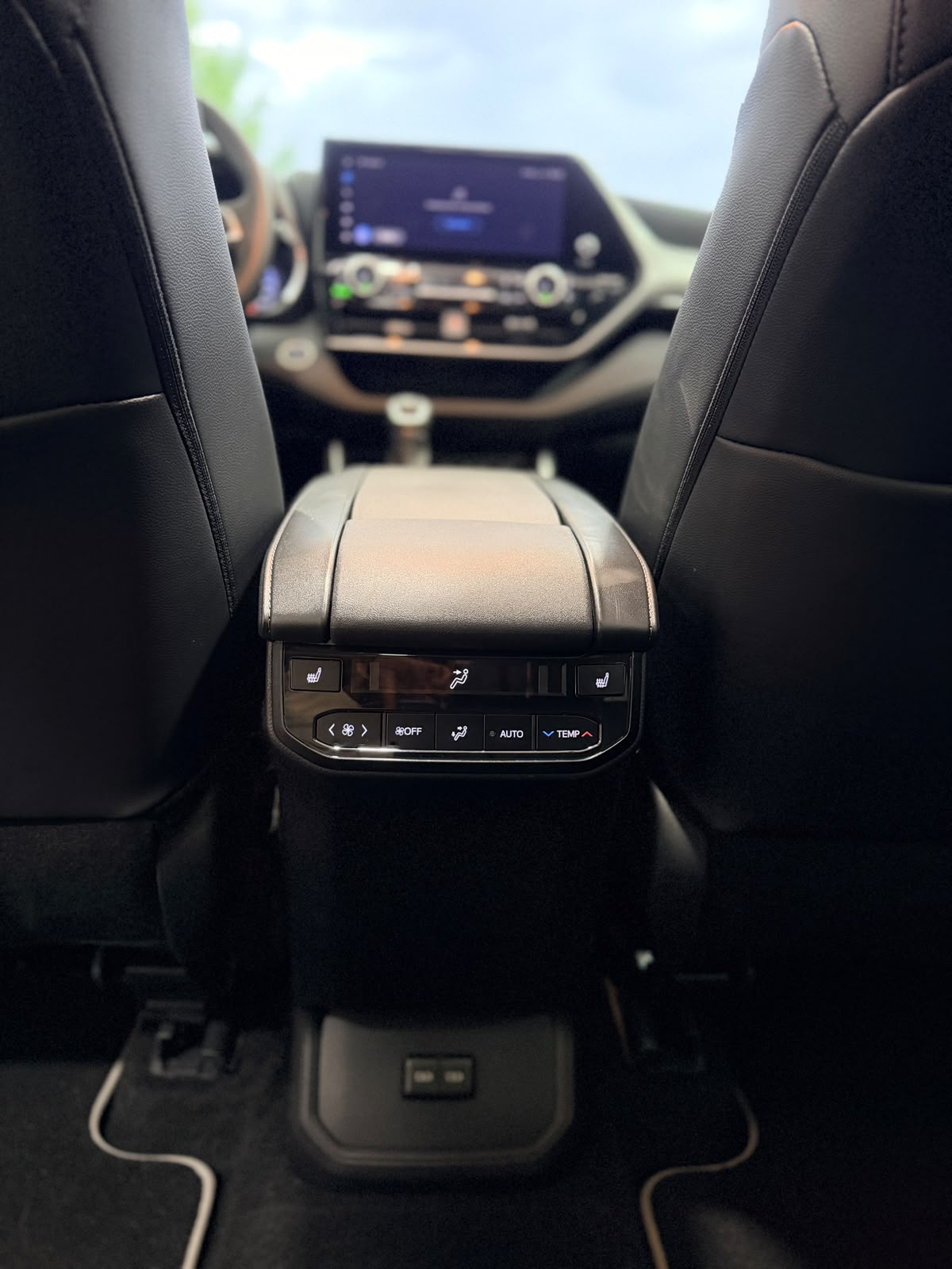 TOYOTA Highlander 2.5 HSD Premium e-CVT*Vollaustattung*15 Jahre Werksgarantie*CH Fahrzeug*7 Plätzer*-image-27