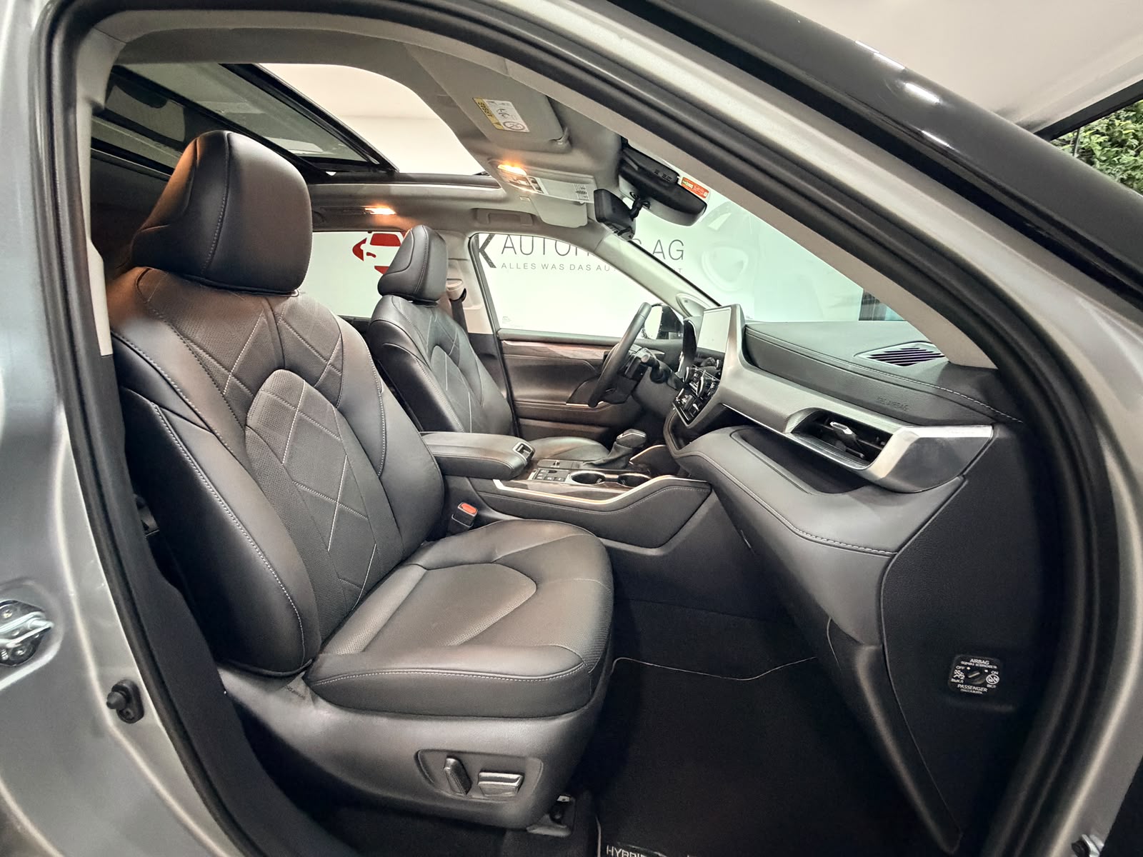 TOYOTA Highlander 2.5 HSD Premium e-CVT*Vollaustattung*15 Jahre Werksgarantie*CH Fahrzeug*7 Plätzer*-image-17