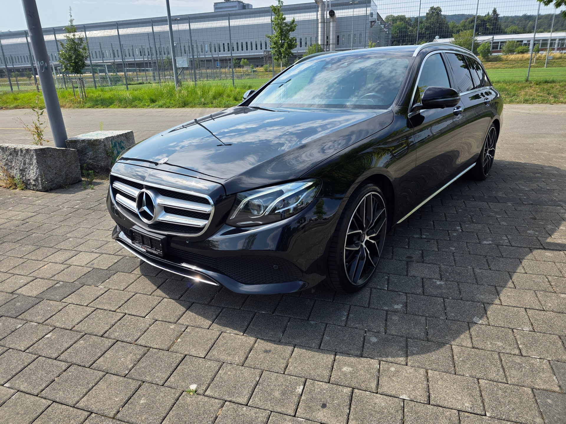 MERCEDES-BENZ E 200 Avantgarde 4 Matic 9G-Tronic-image-6