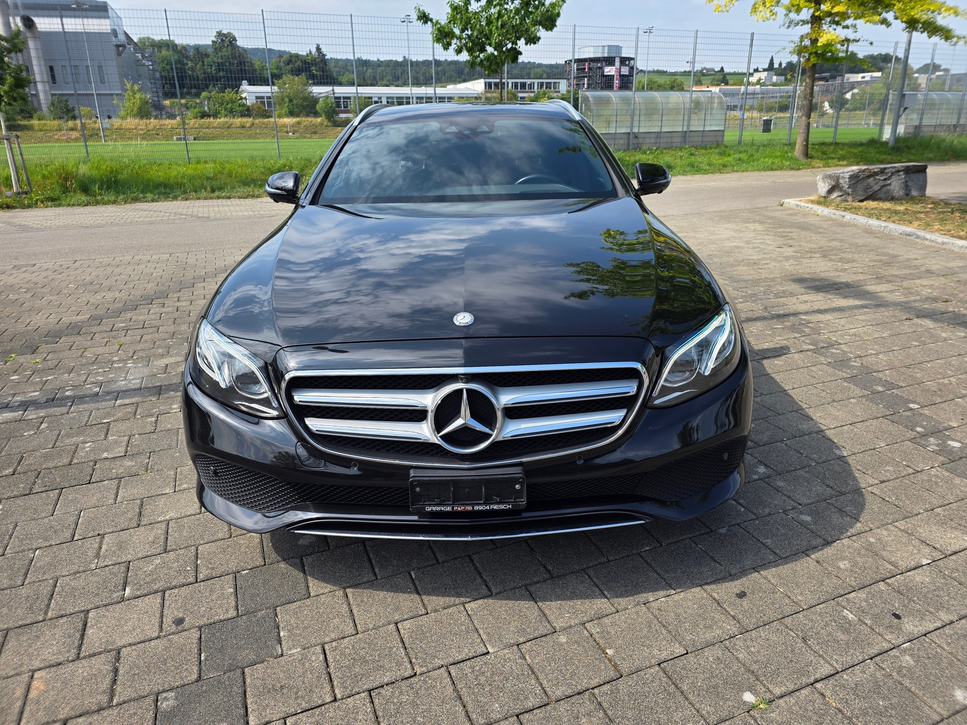 MERCEDES-BENZ E 200 Avantgarde 4 Matic 9G-Tronic-showroom-element-2