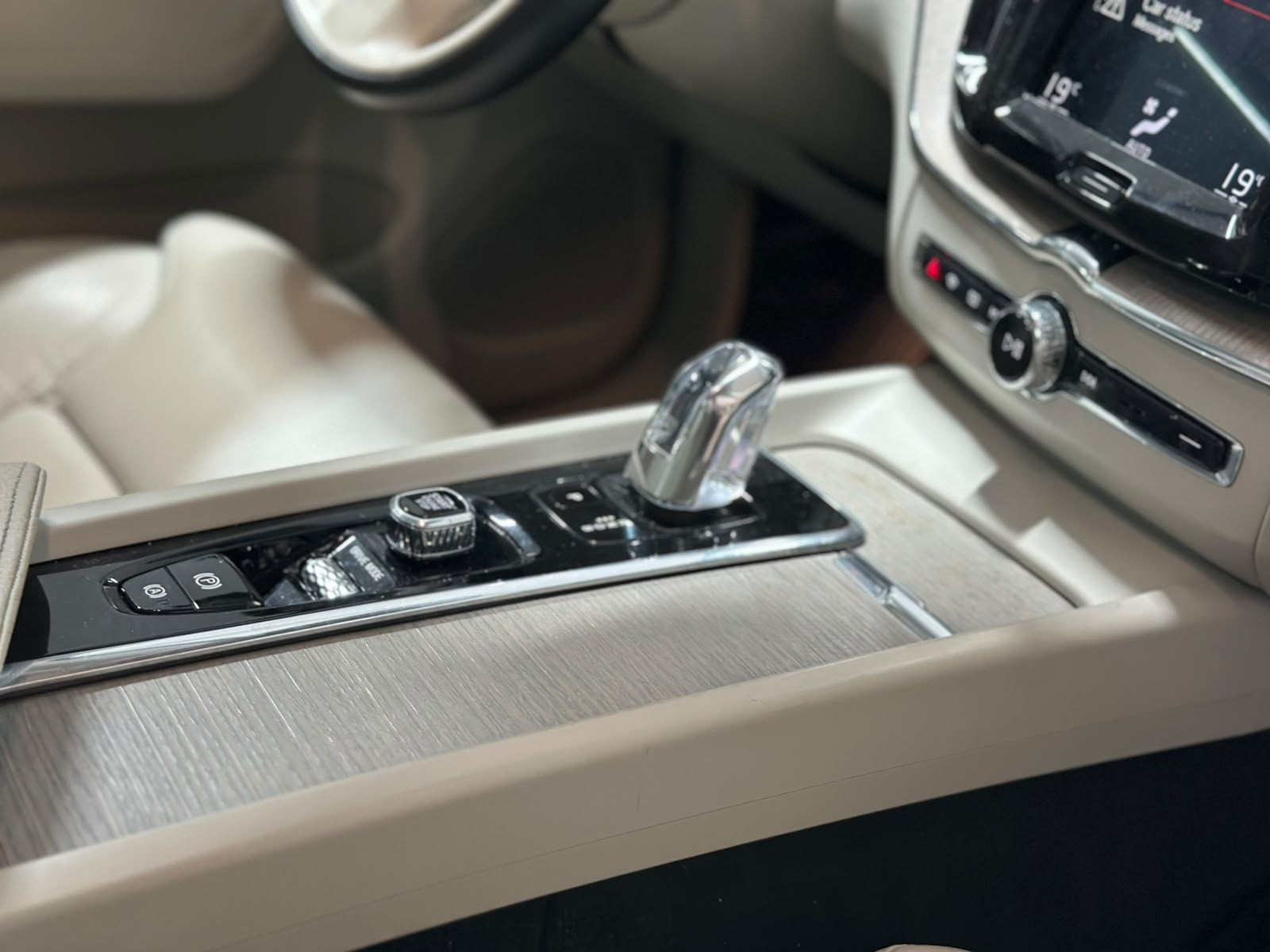 VOLVO XC60 T8 eAWD Inscription Geartronic-image-12