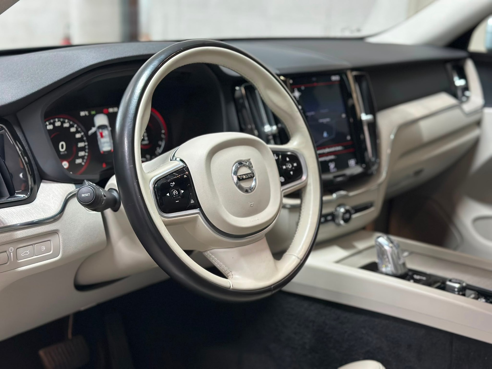 VOLVO XC60 T8 eAWD Inscription Geartronic-image-8