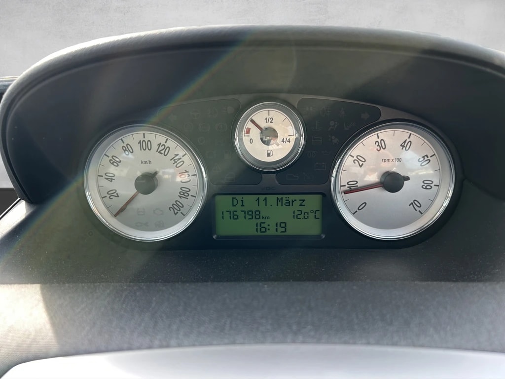 LANCIA Ypsilon 1.4 Swiss Edition-image-14