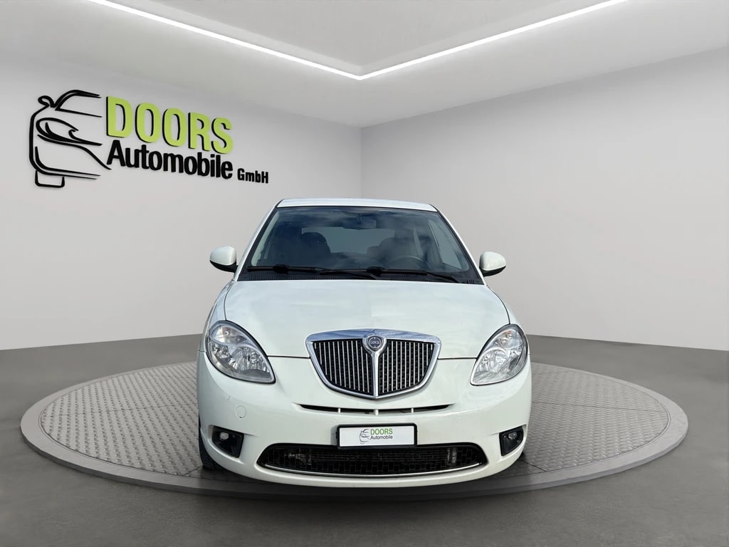LANCIA Ypsilon 1.4 Swiss Edition-showroom-element-1