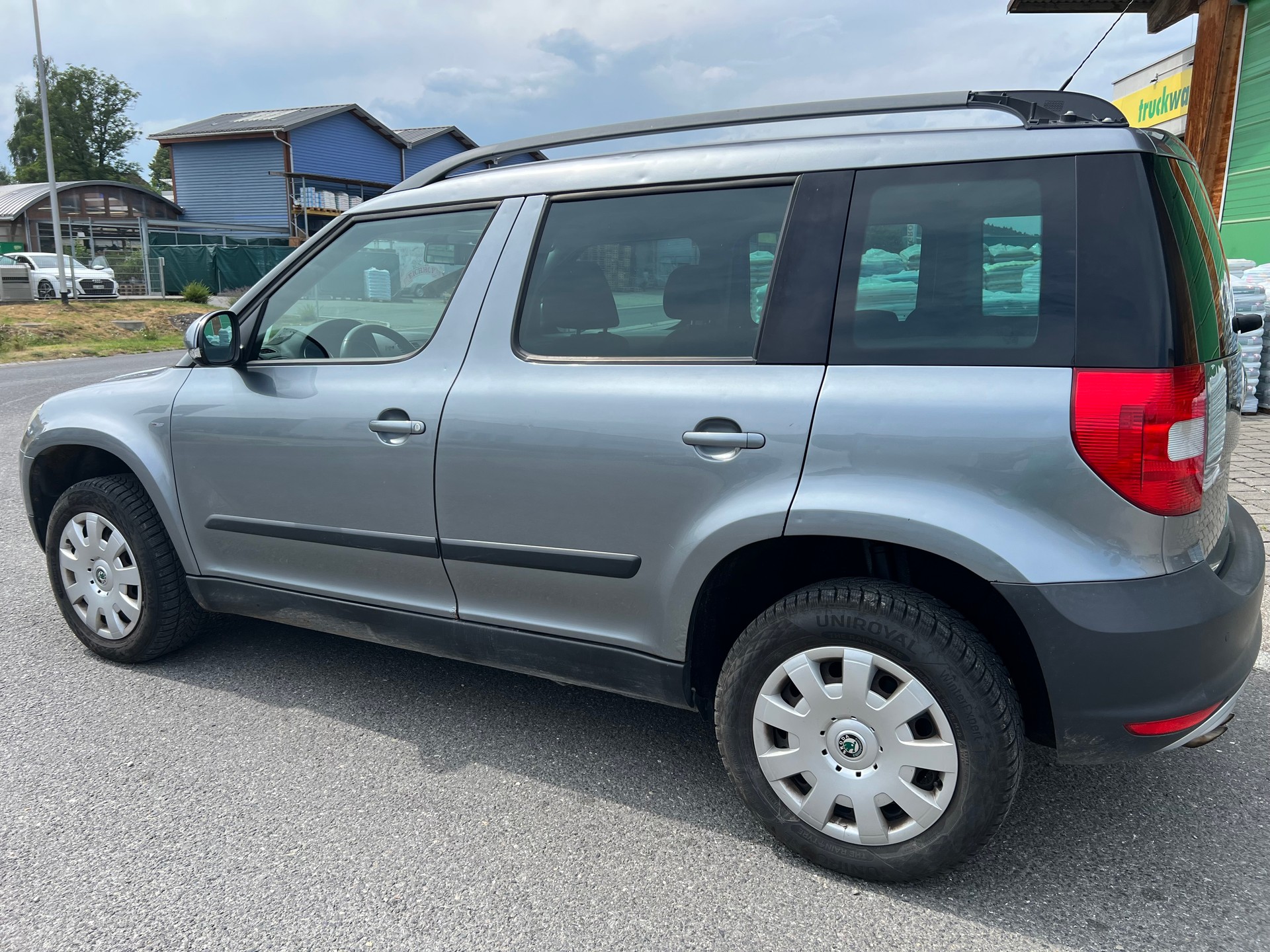 SKODA Yeti 2.0 TDI Experience 4x4-image-3