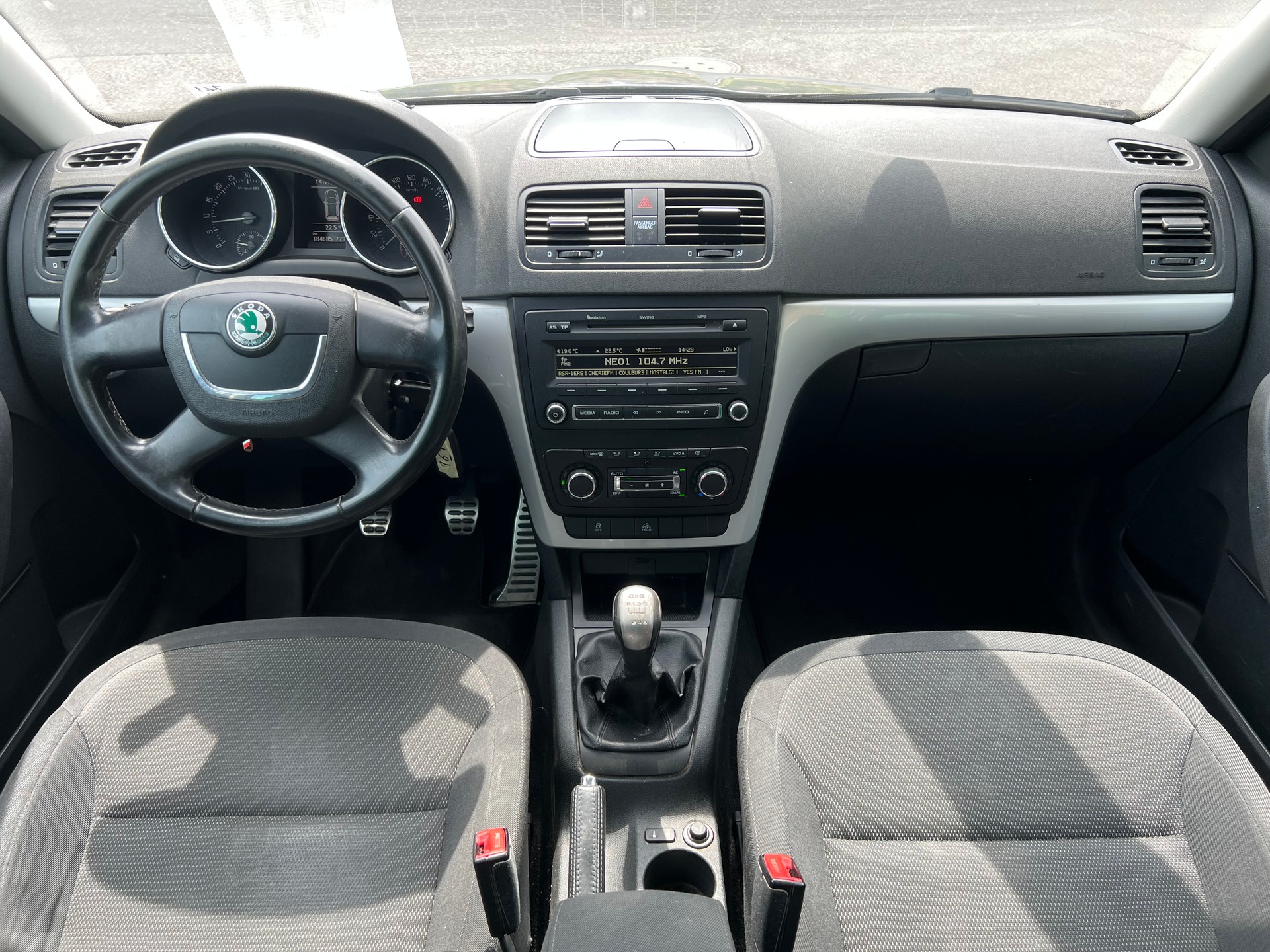 SKODA Yeti 2.0 TDI Experience 4x4-image-12