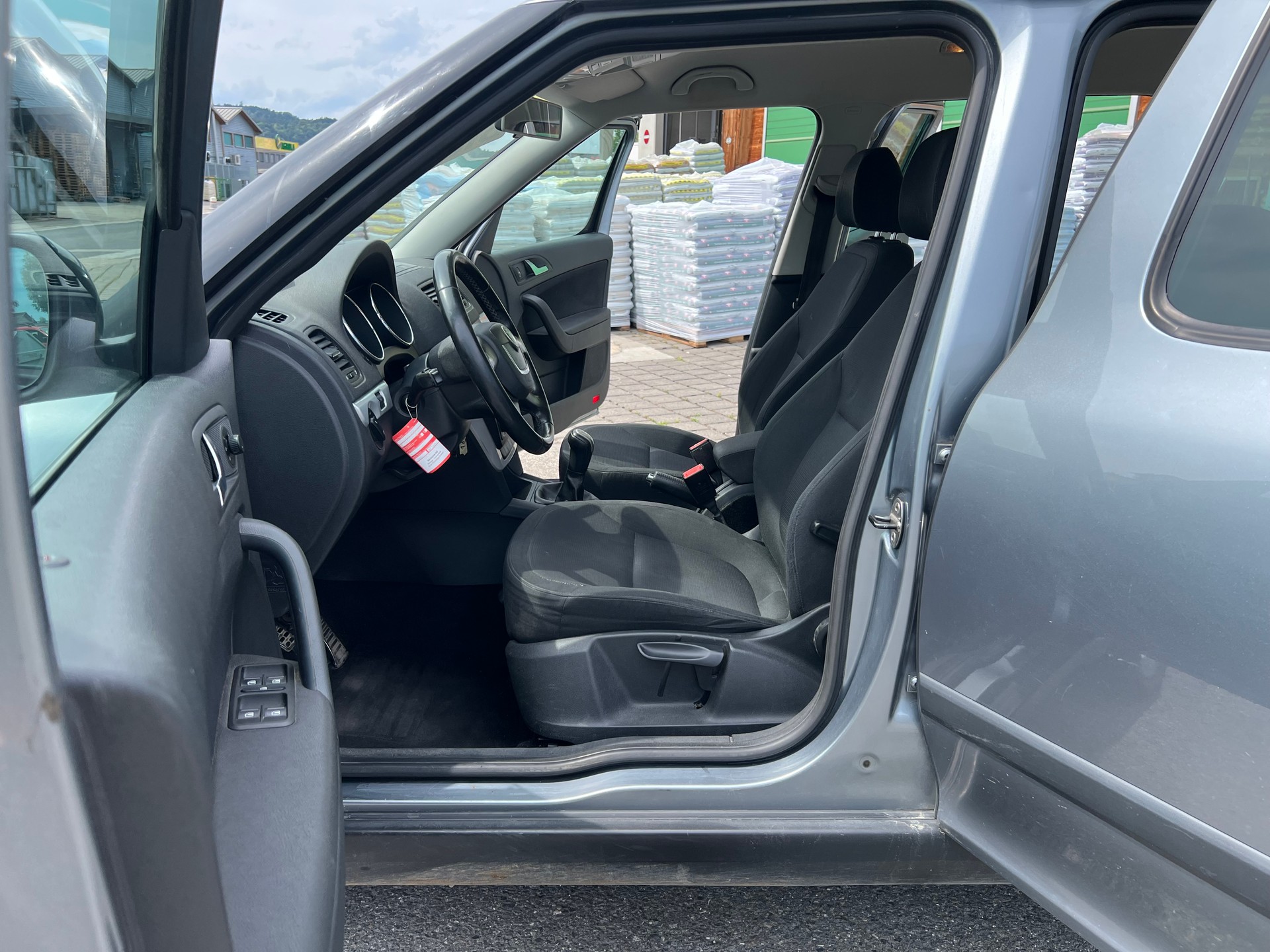 SKODA Yeti 2.0 TDI Experience 4x4-image-7