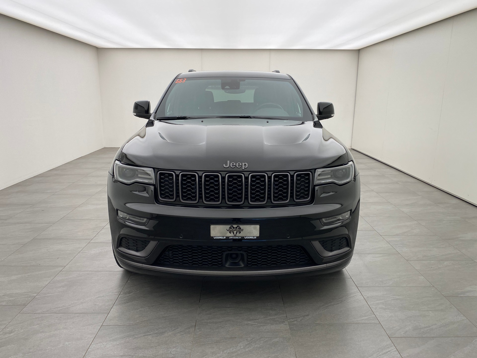 JEEP Grand Cherokee 3.0 CRD S-Limited-showroom-element-1