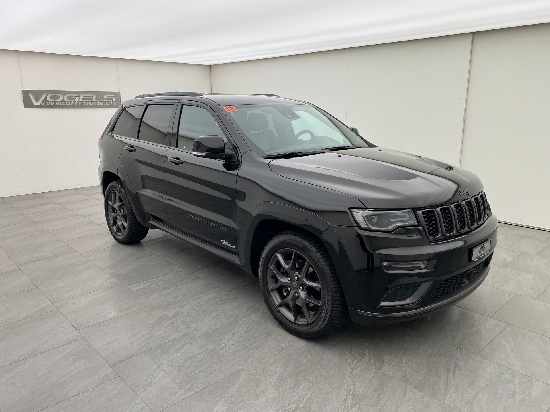 JEEP Grand Cherokee 3.0 CRD S-Limited-showroom-element-2