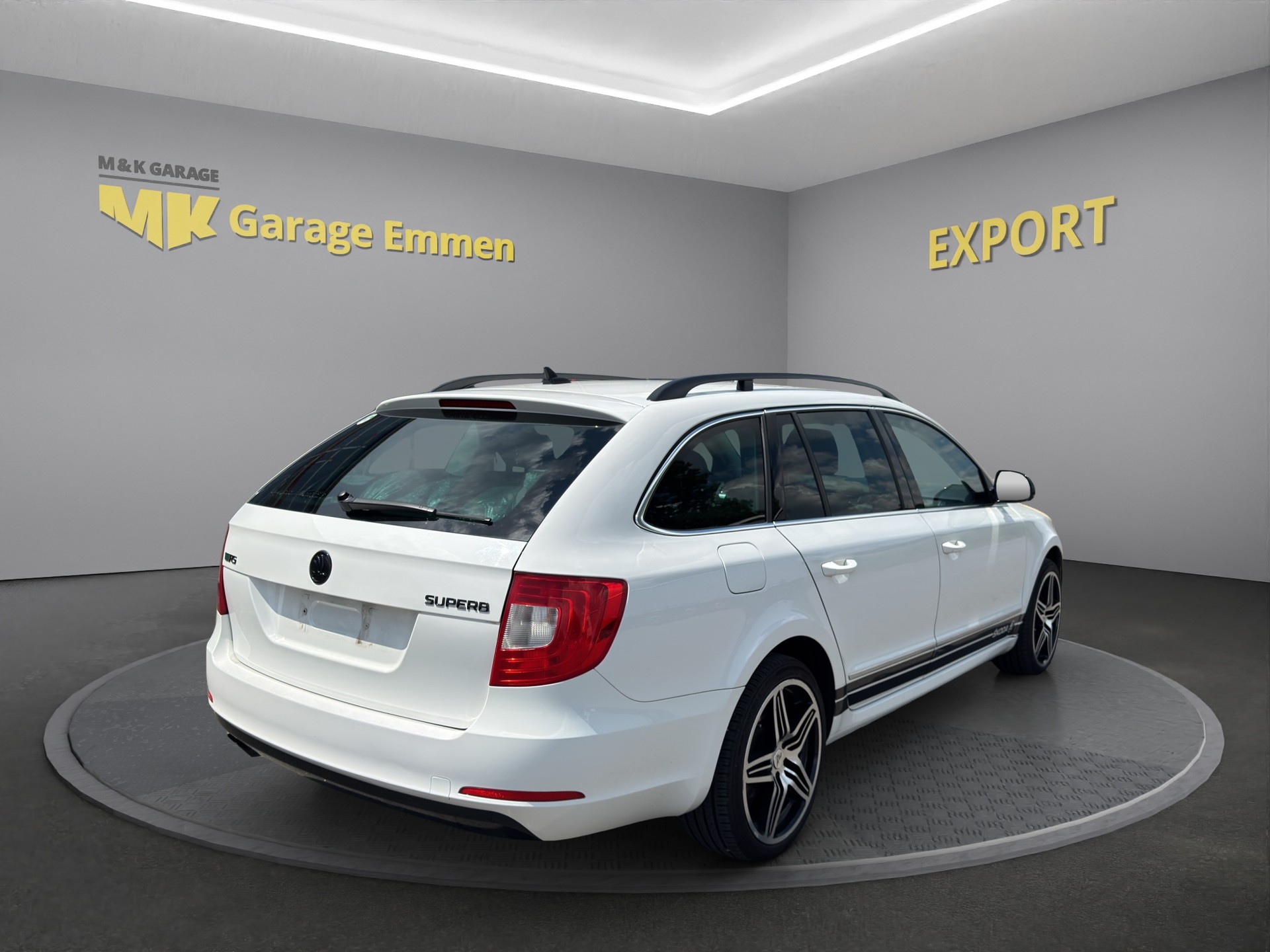 SKODA Superb Combi 2.0 TDi Ambition DSG-image-4