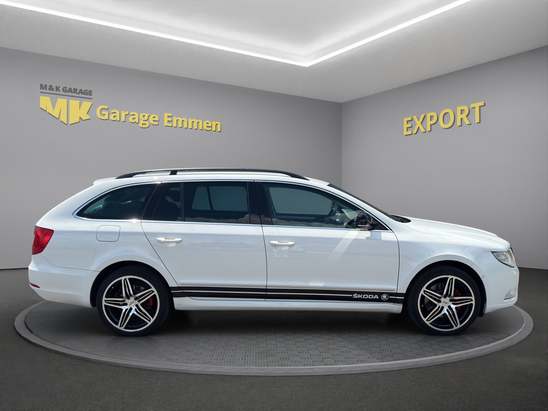 SKODA Superb Combi 2.0 TDi Ambition DSG-image-5