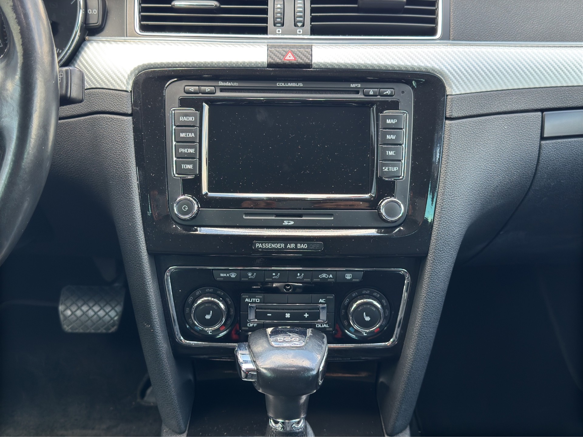 SKODA Superb Combi 2.0 TDi Ambition DSG-image-13
