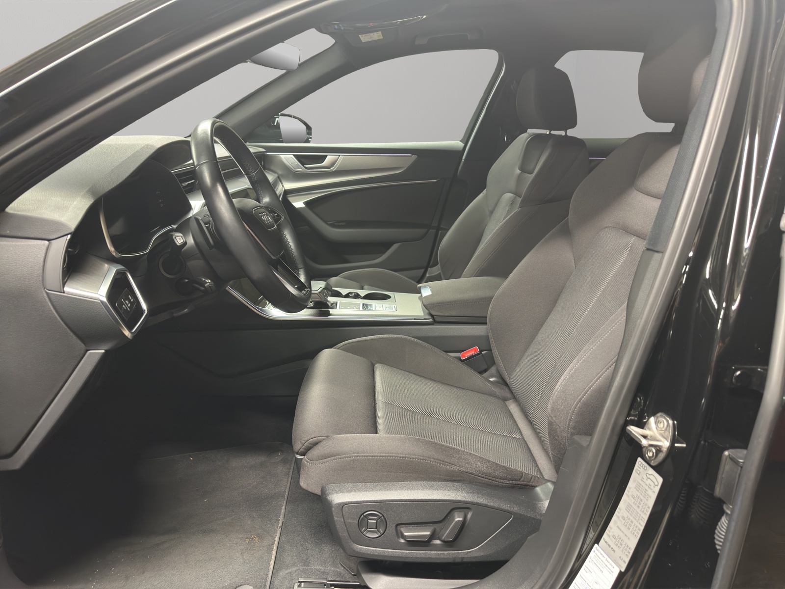 AUDI A6 Avant 2.0 45 TFSI Sport quattro S-Tronic-image-6