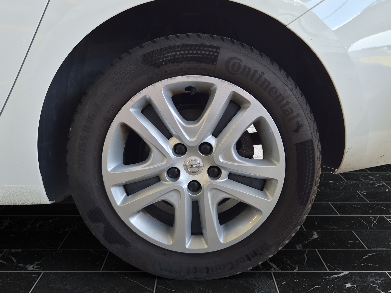 OPEL Astra Sports Tourer 1.4 T Edition S/S-image-10