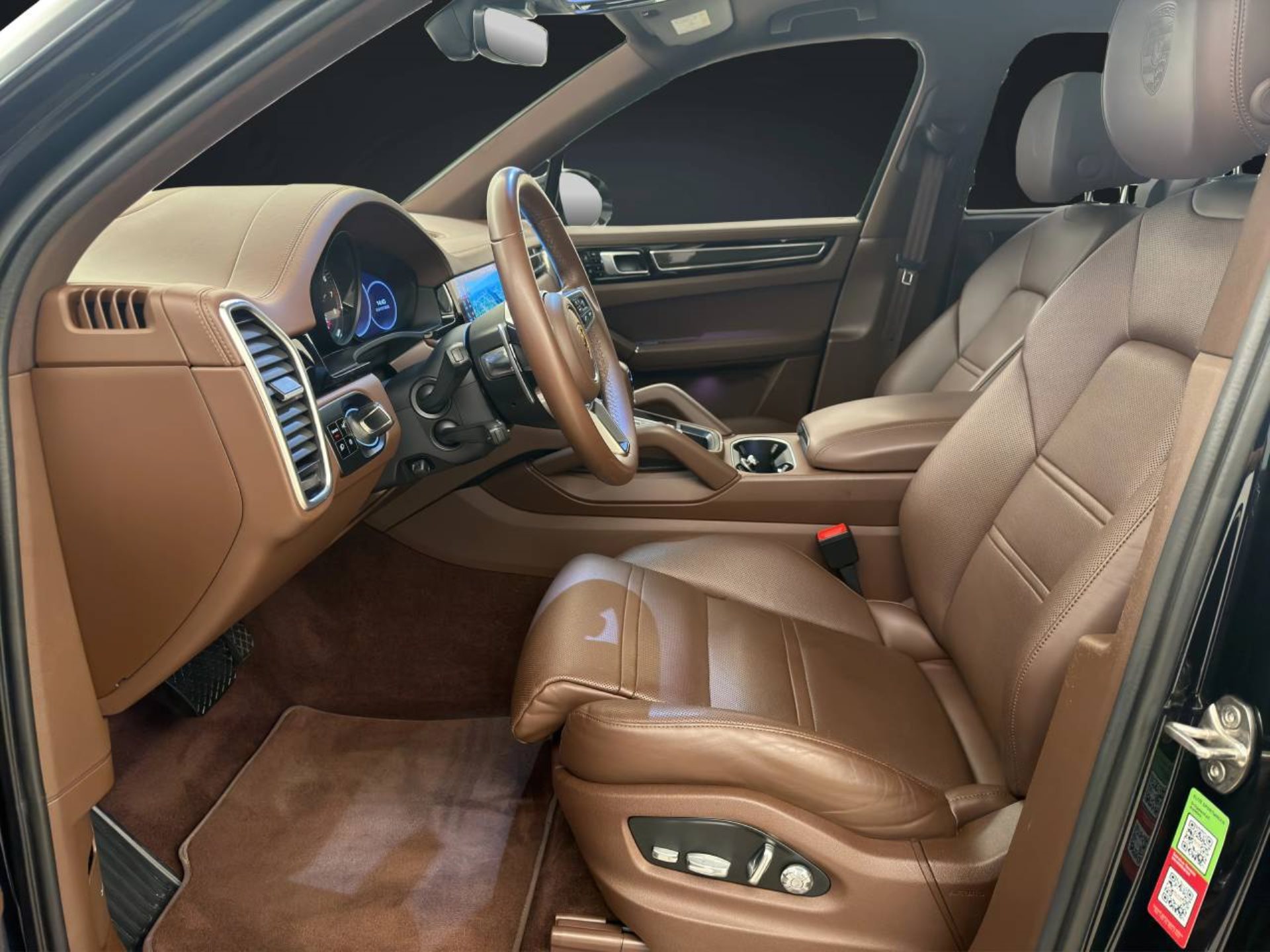 PORSCHE Cayenne E-Hybrid-image-4
