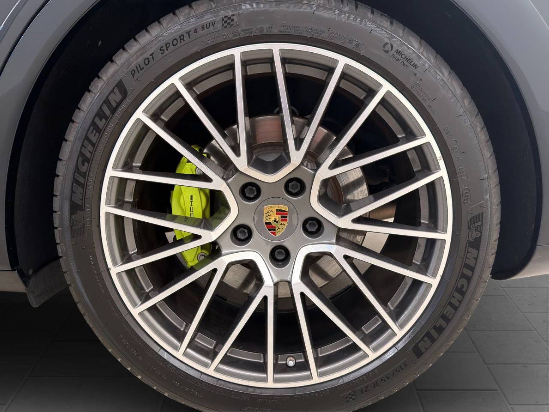 PORSCHE Cayenne E-Hybrid-image-10