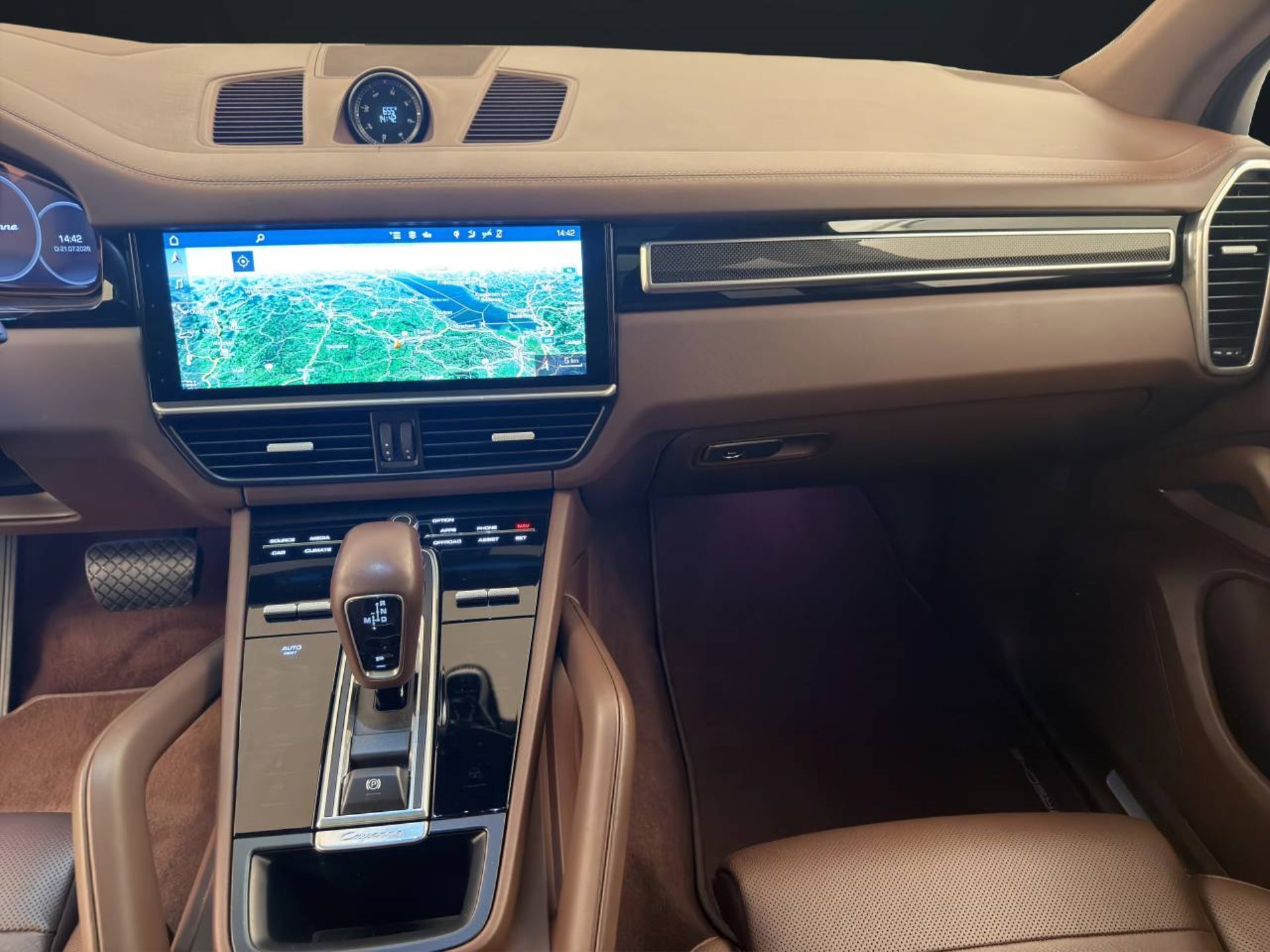 PORSCHE Cayenne E-Hybrid-image-15