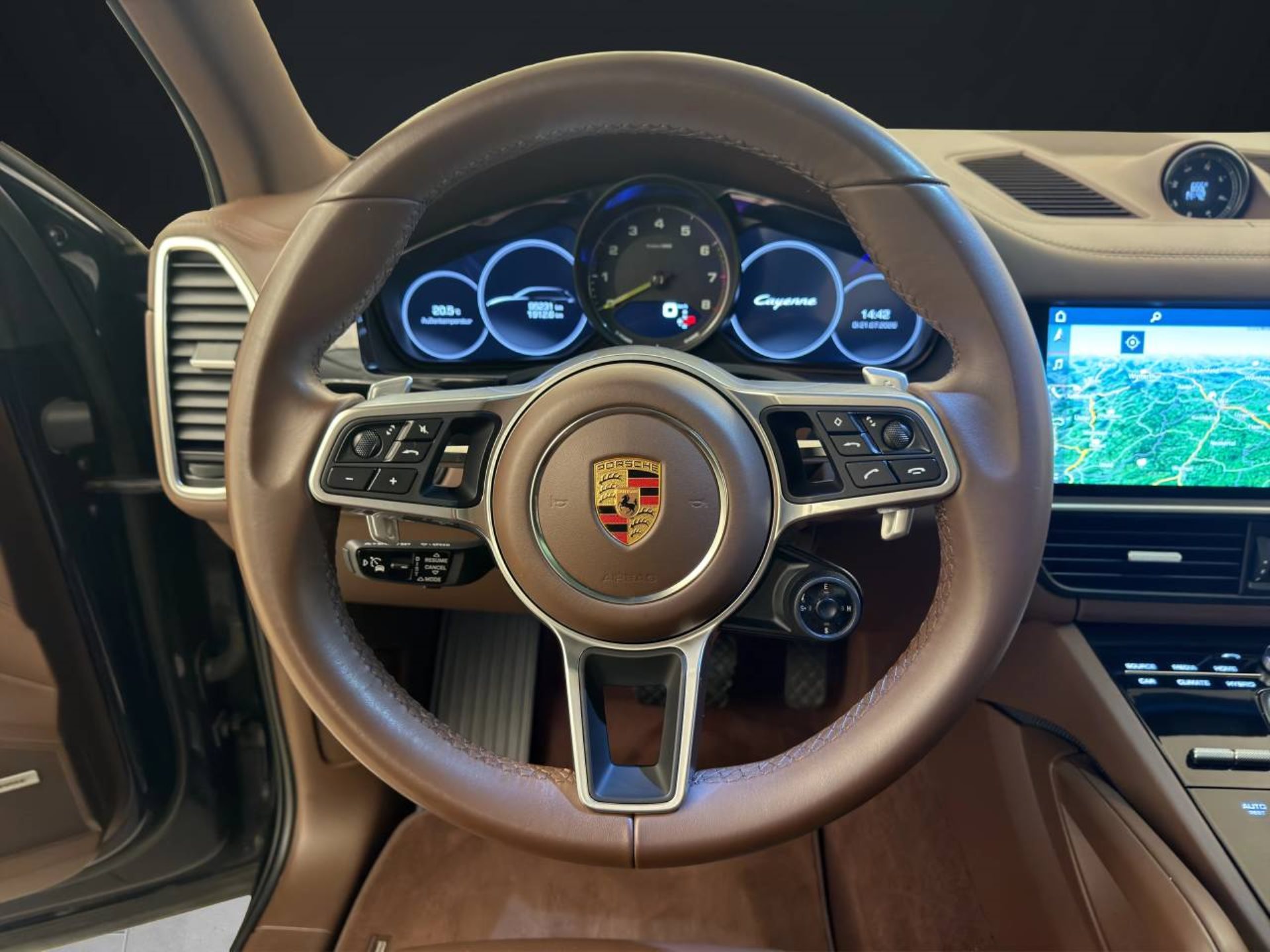 PORSCHE Cayenne E-Hybrid-image-12