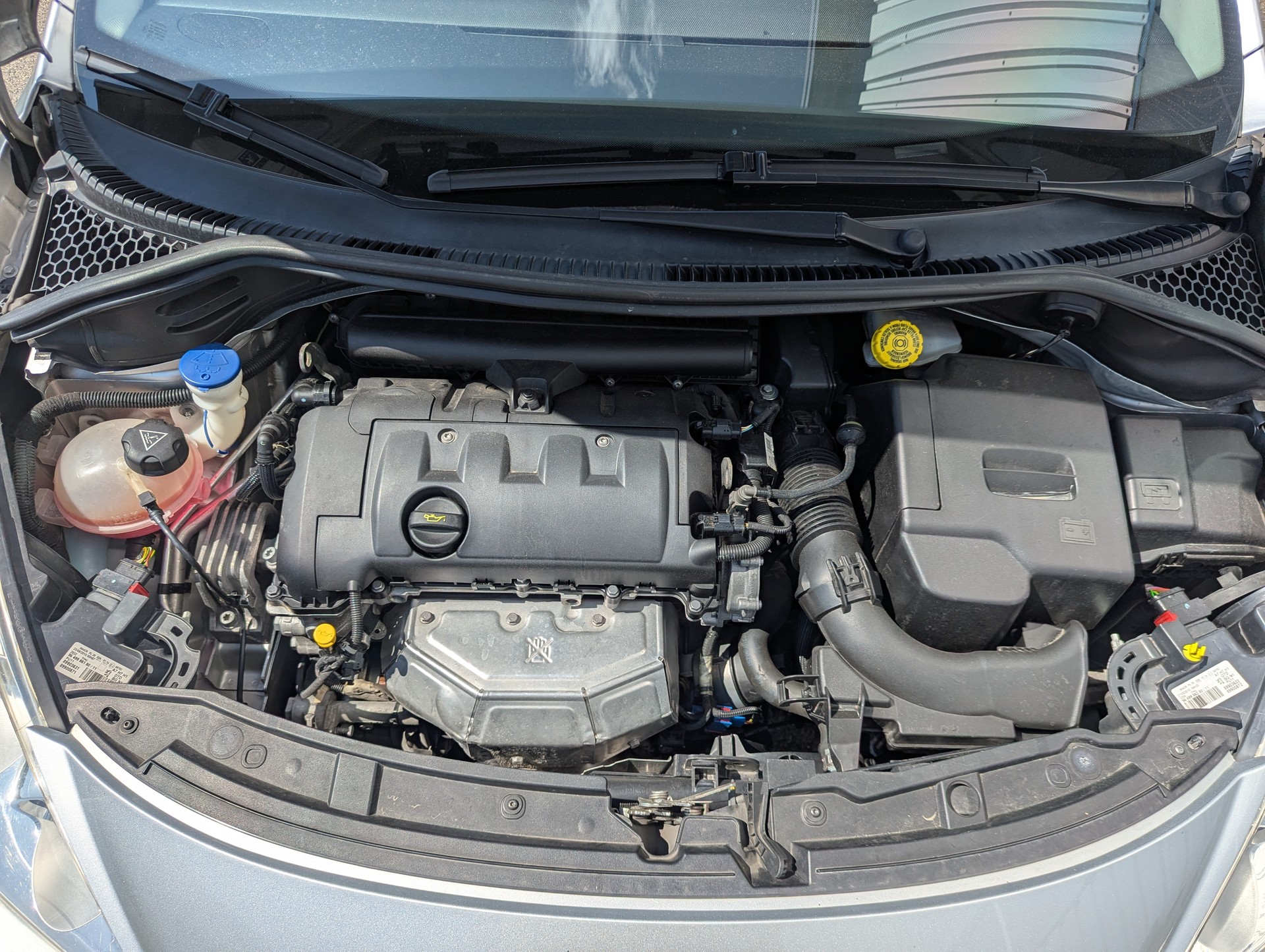PEUGEOT 207 SW 1.6 16V Trendy Clim-image-18