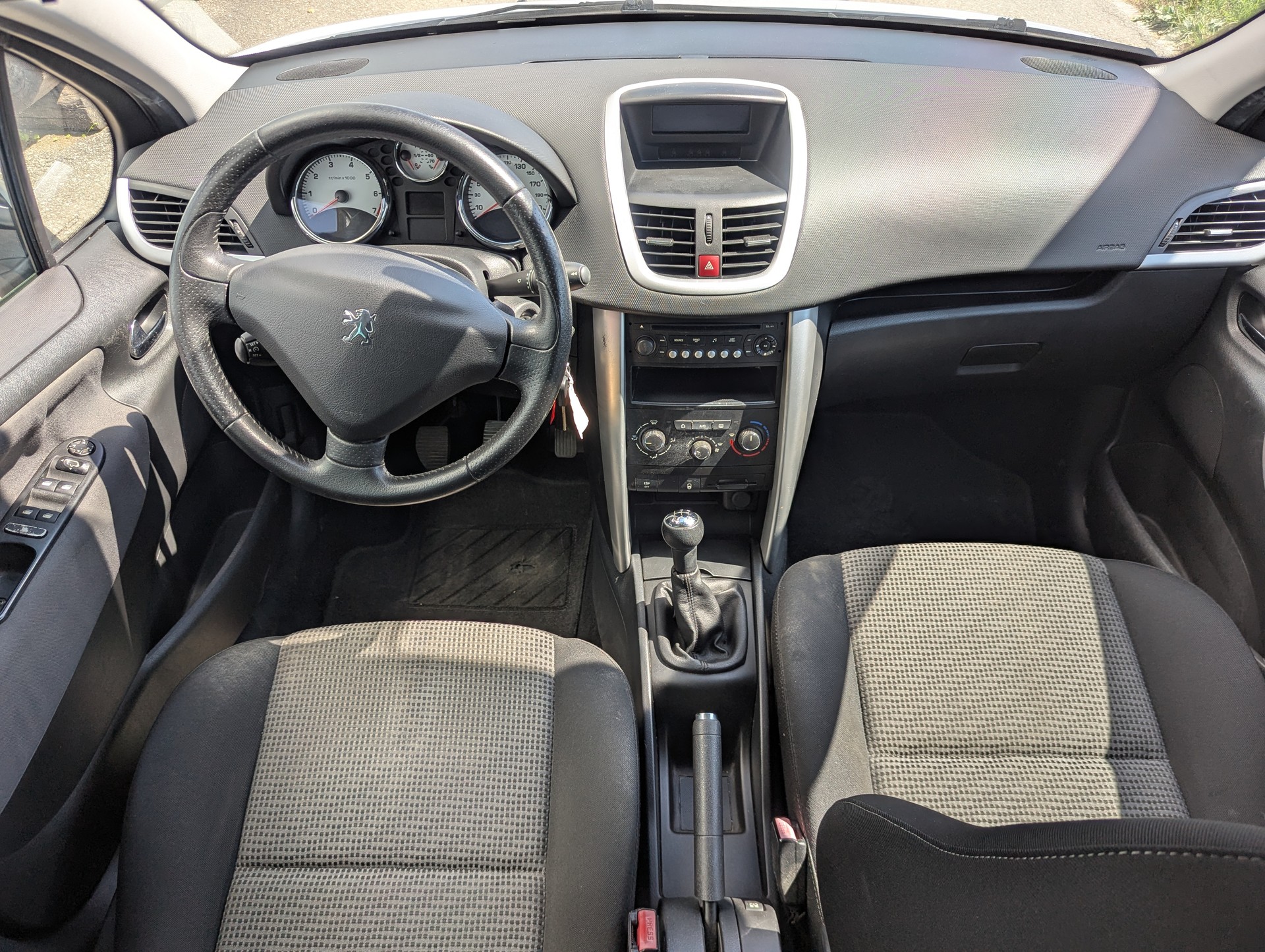 PEUGEOT 207 SW 1.6 16V Trendy Clim-image-14