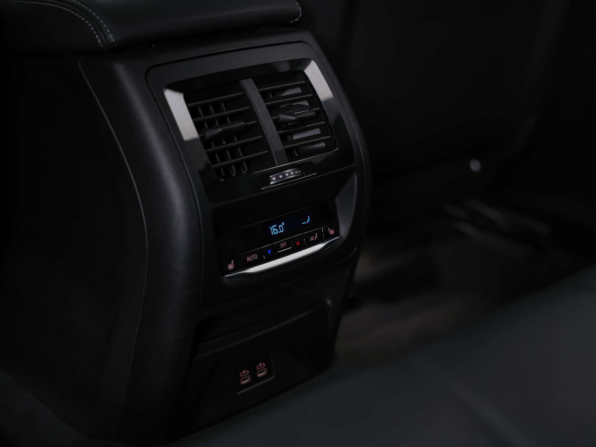 BMW X3 xDrive M Competition Steptronic *Facelift*Leder Merino*Head Up*Sitzlüftung*-image-14