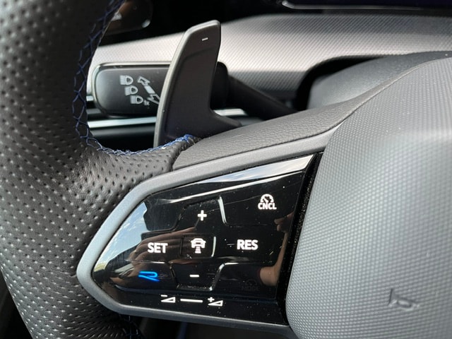 VW Golf 2.0 TSI R Black Edition DSG 4 Motion-image-12