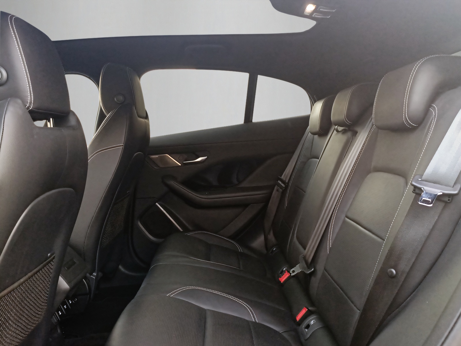 JAGUAR I-Pace EV400 SE AWD-image-16